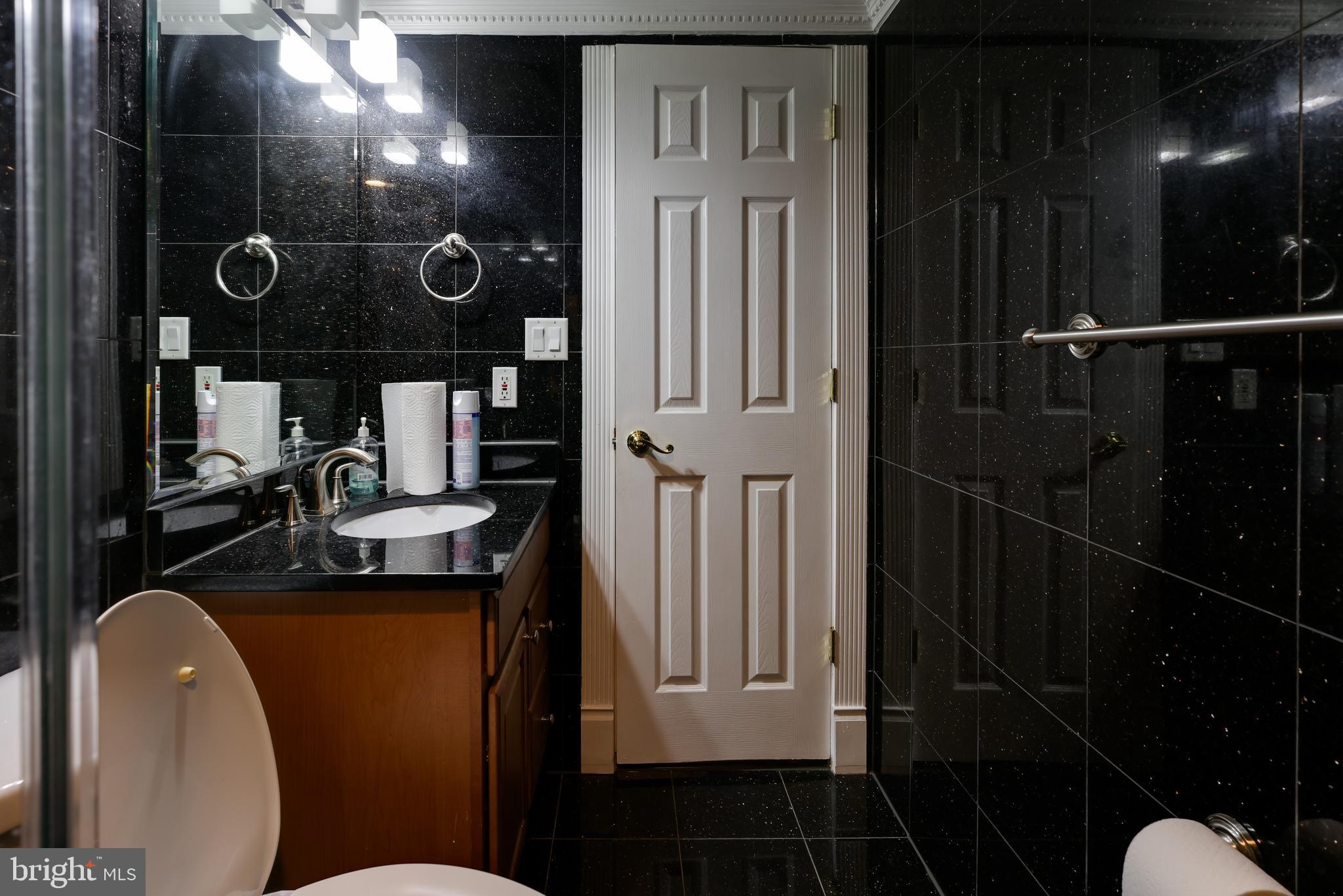 ASHBURN FARM - Residential Lease