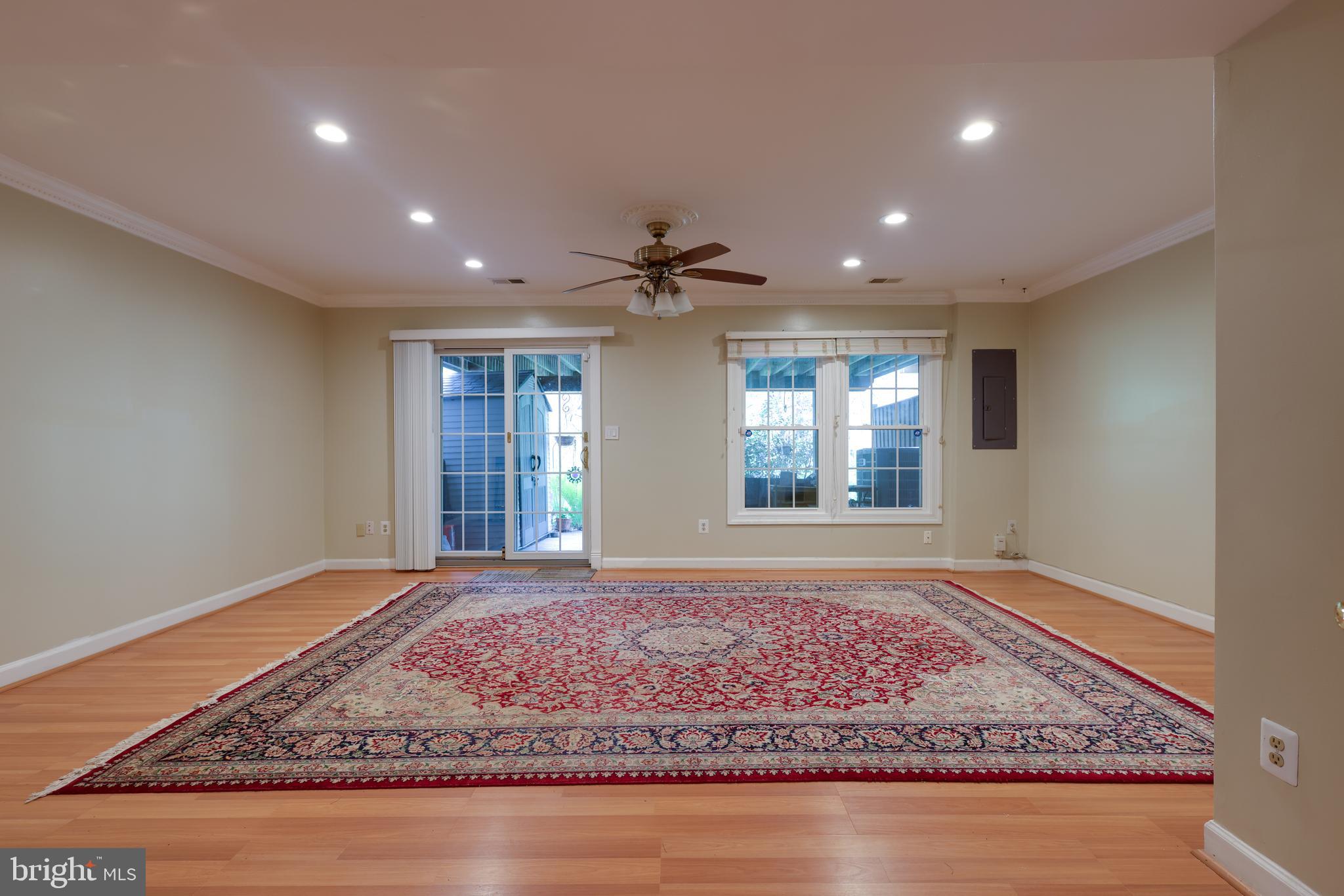 ASHBURN FARM - Residential Lease