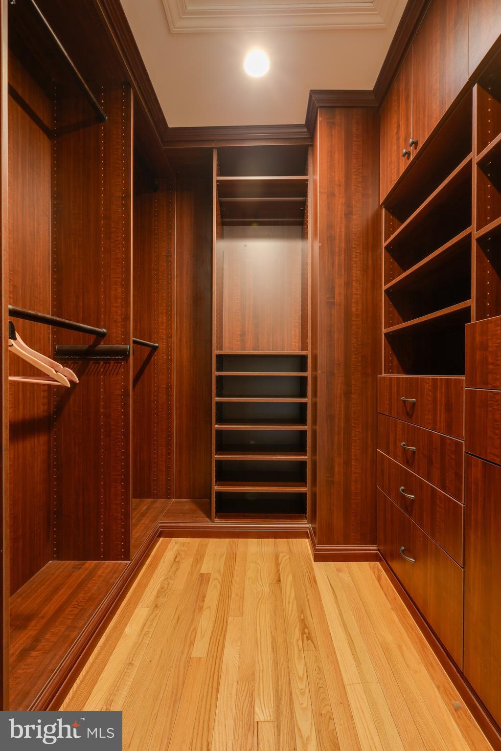 ASHBURN FARM - Residential Lease