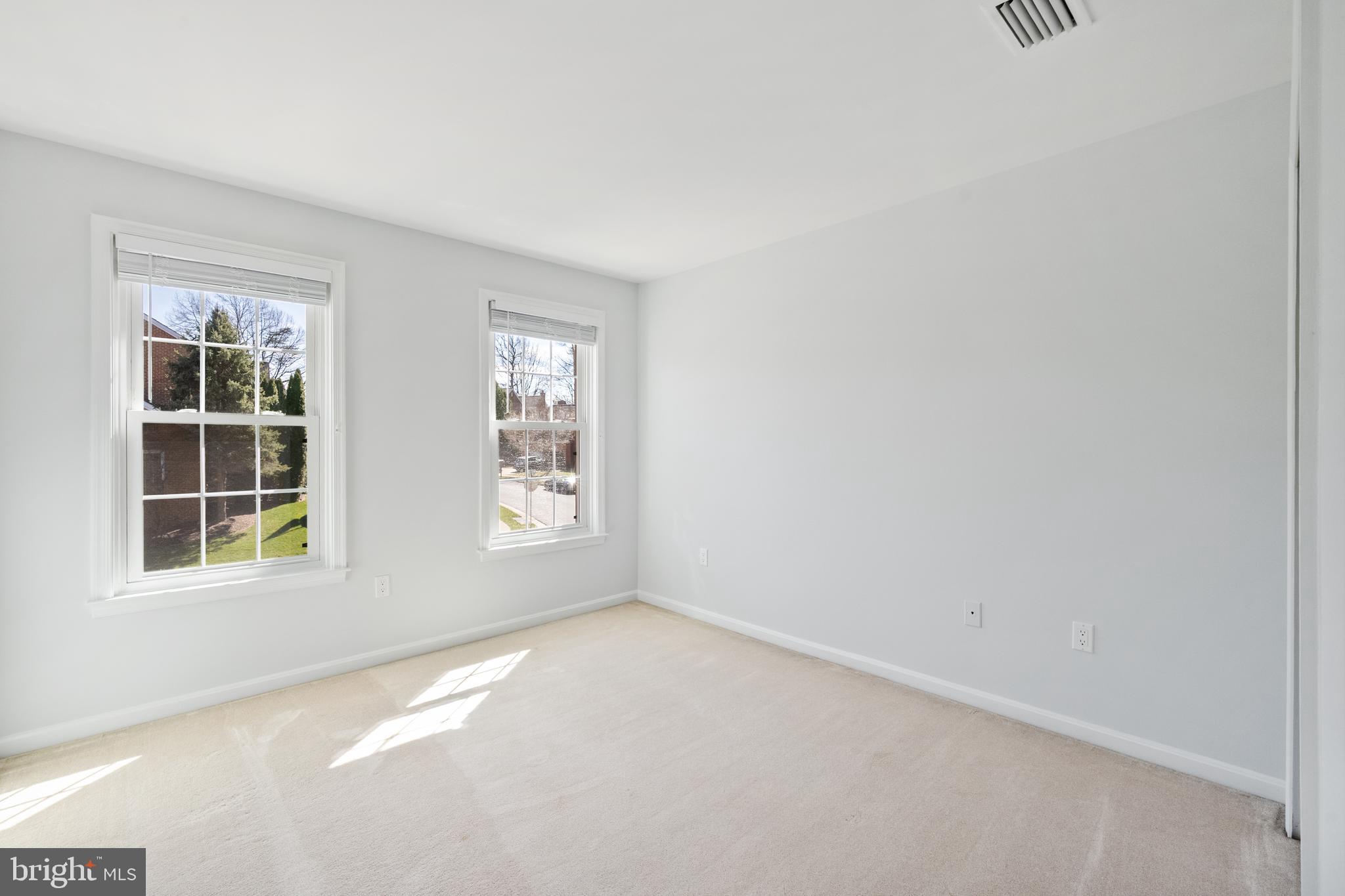 BRADDOCK MANOR - Residential