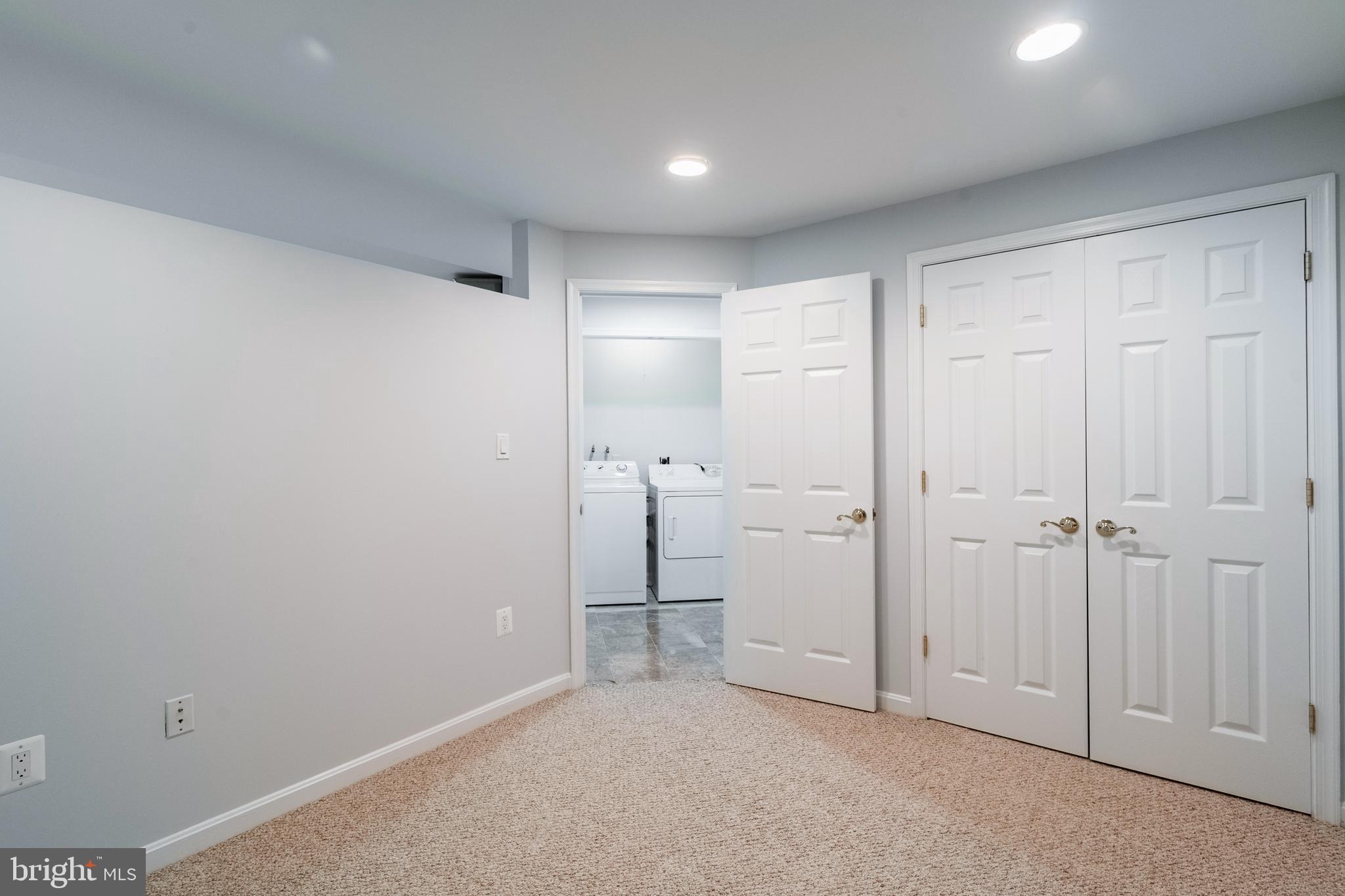 BRADDOCK MANOR - Residential