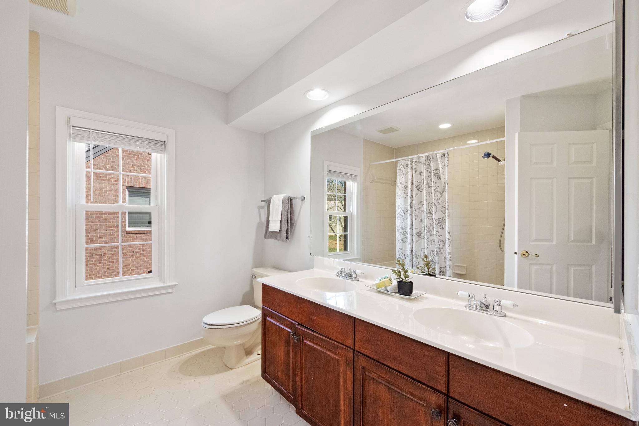 BRADDOCK MANOR - Residential