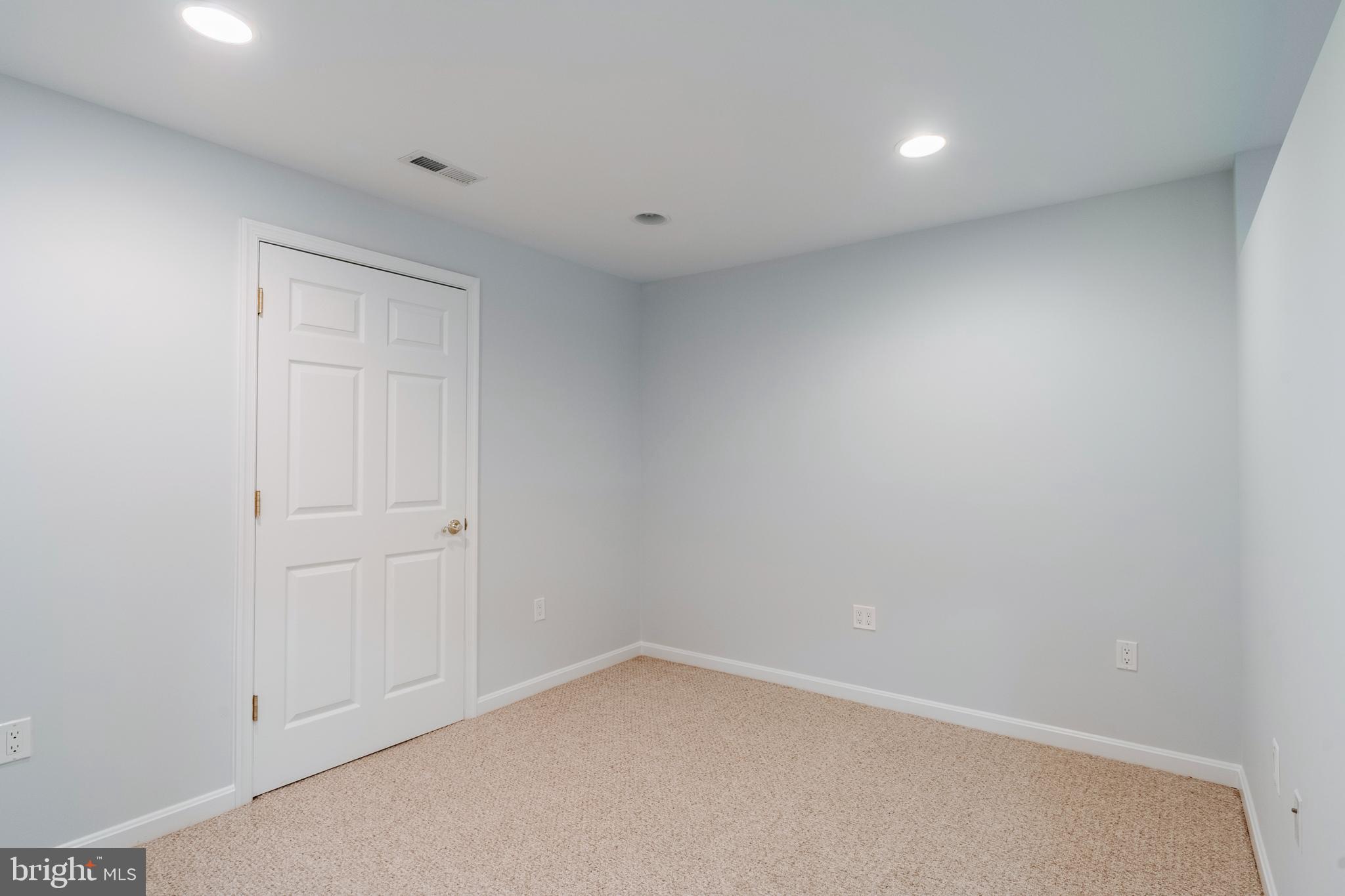 BRADDOCK MANOR - Residential