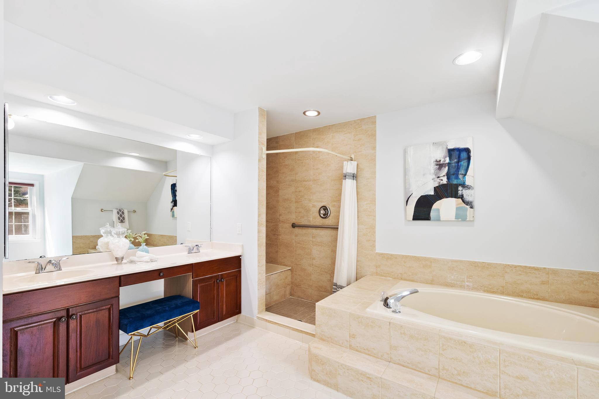 BRADDOCK MANOR - Residential