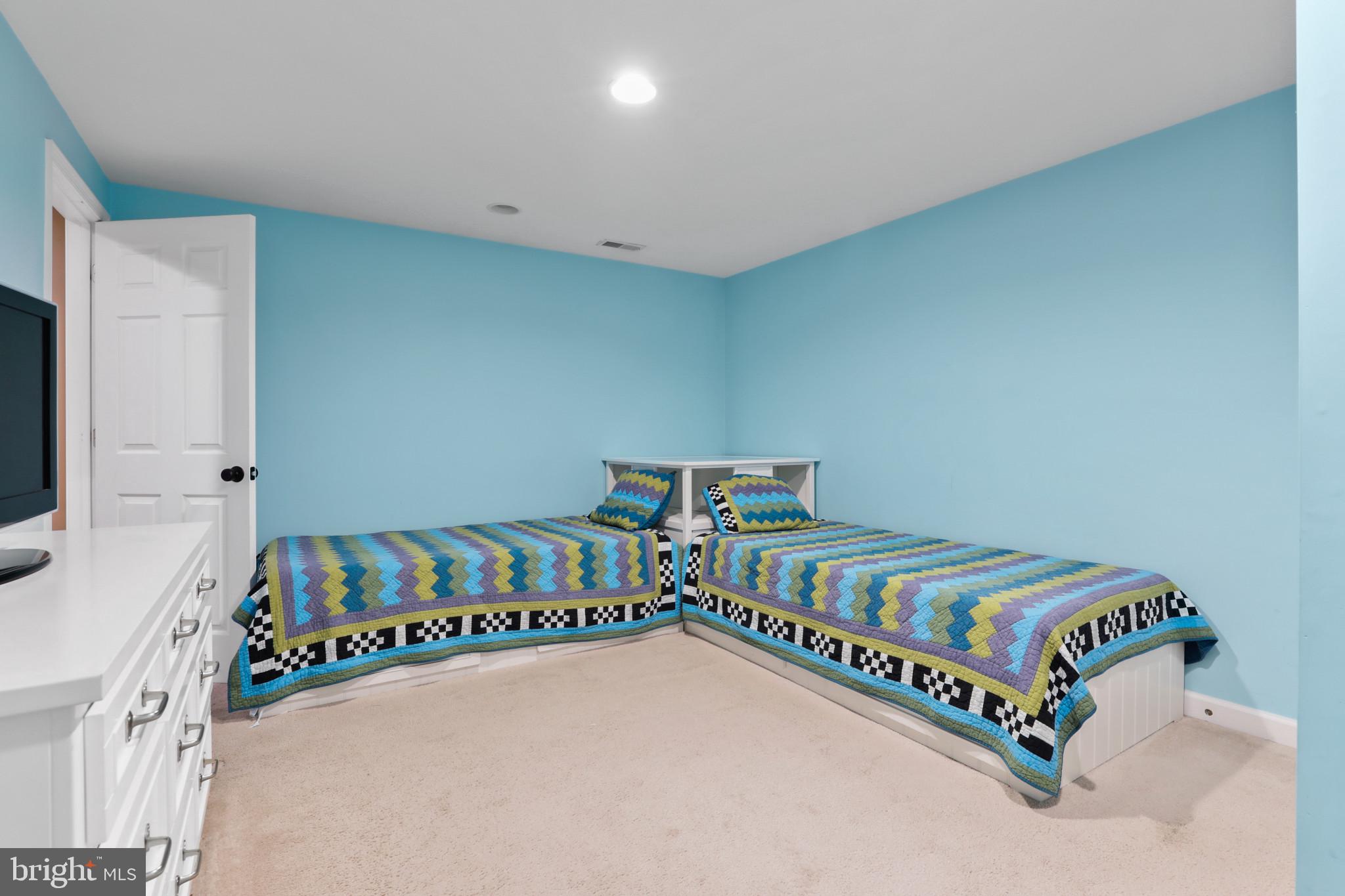 SEMINARY OVERLOOK - Residential