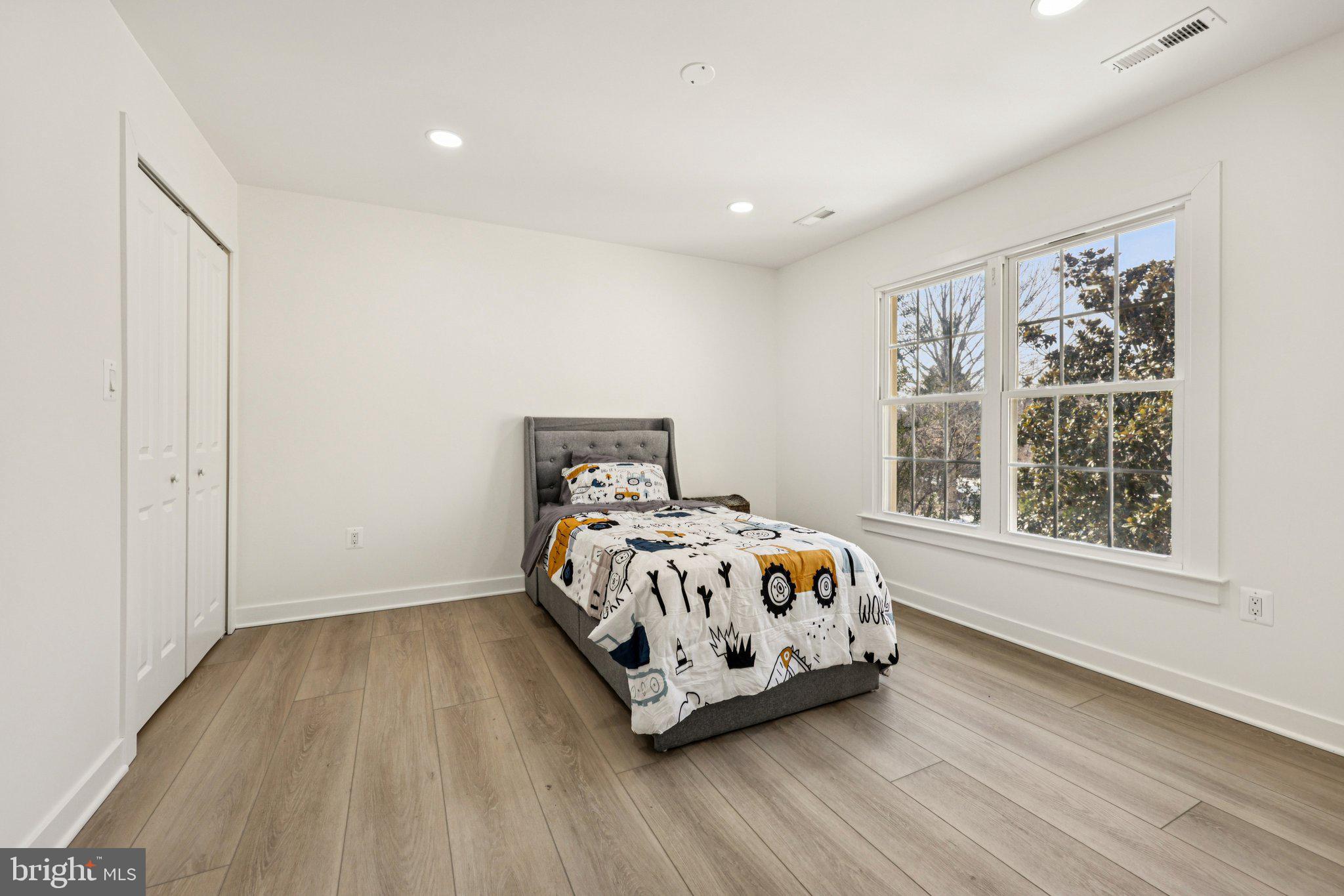 POPLAR PARK - Residential