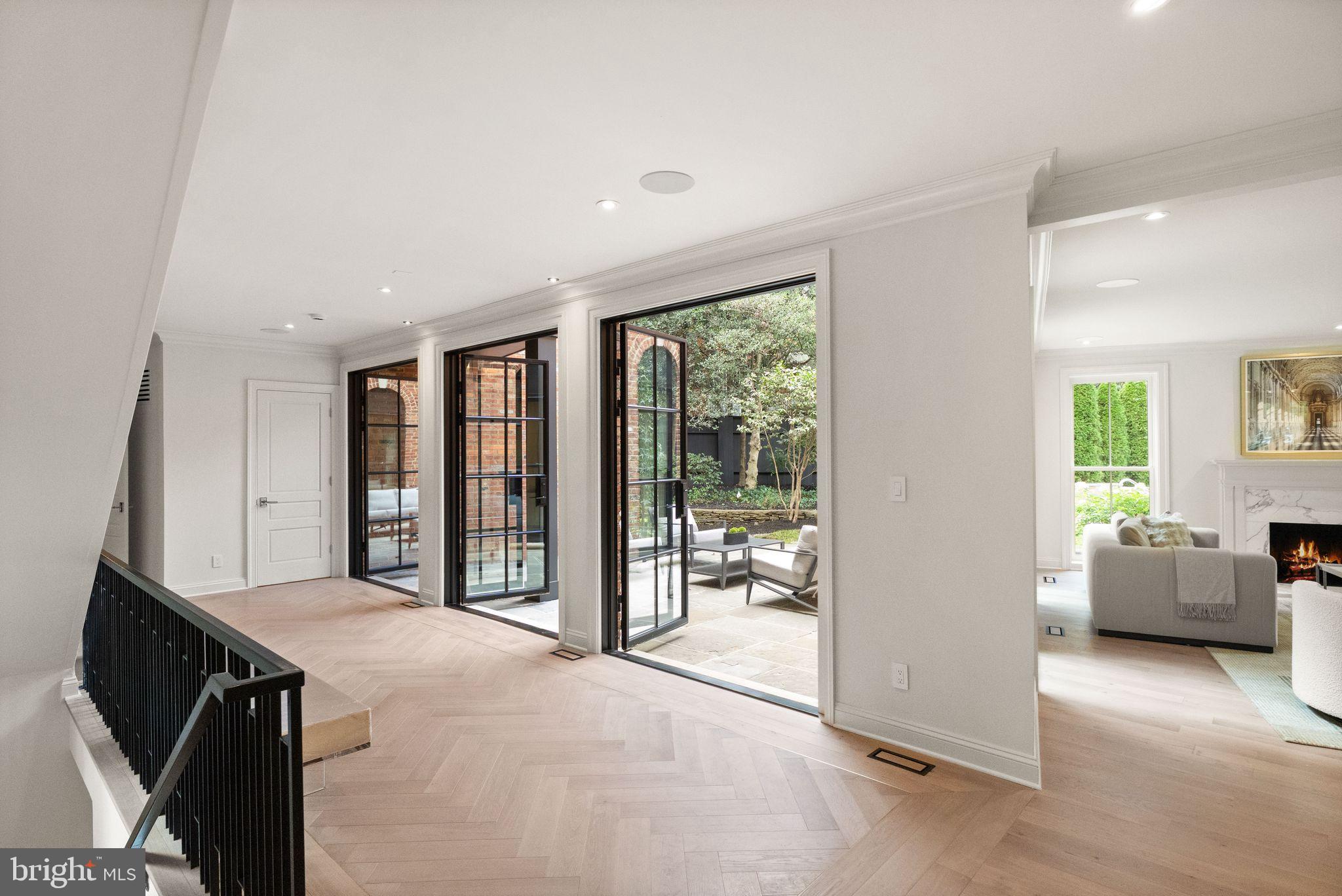 CLEVELAND PARK - Residential