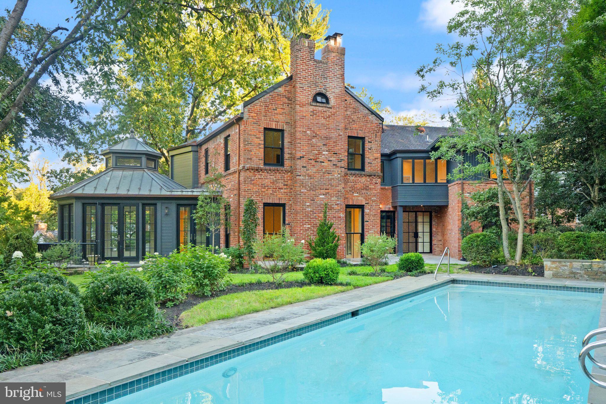 CLEVELAND PARK - Residential