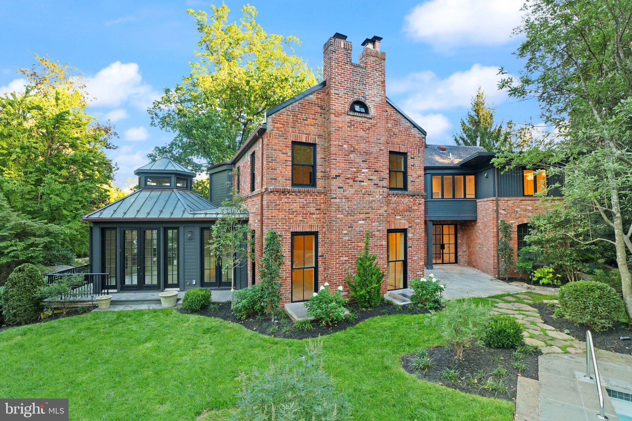 CLEVELAND PARK - Residential