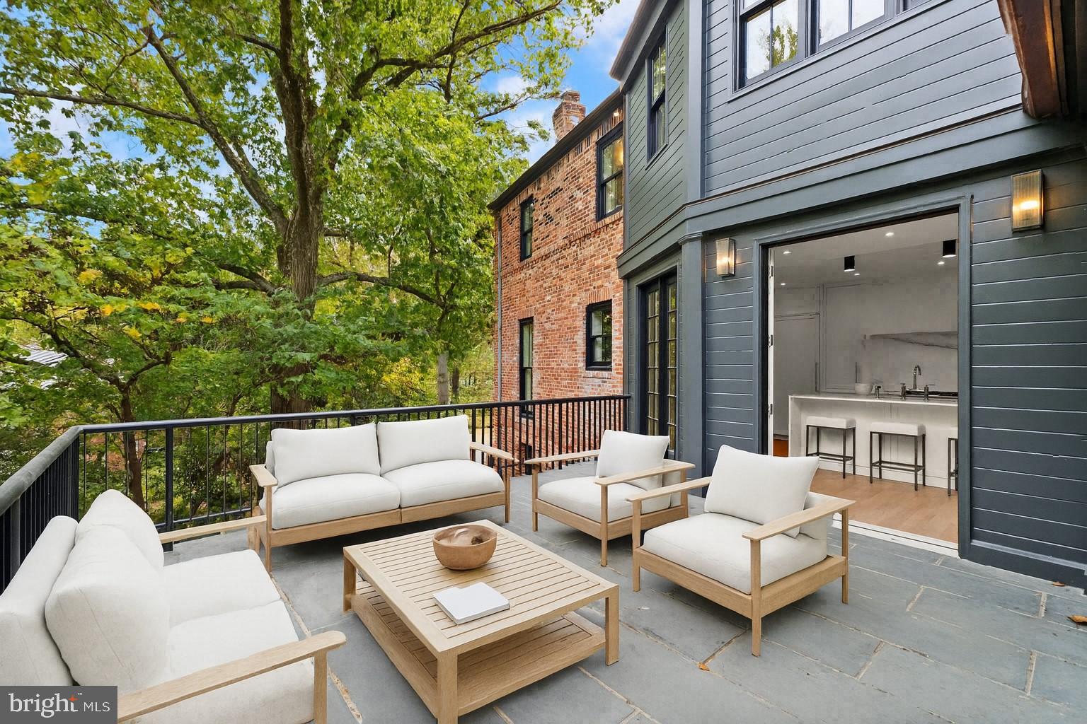 CLEVELAND PARK - Residential