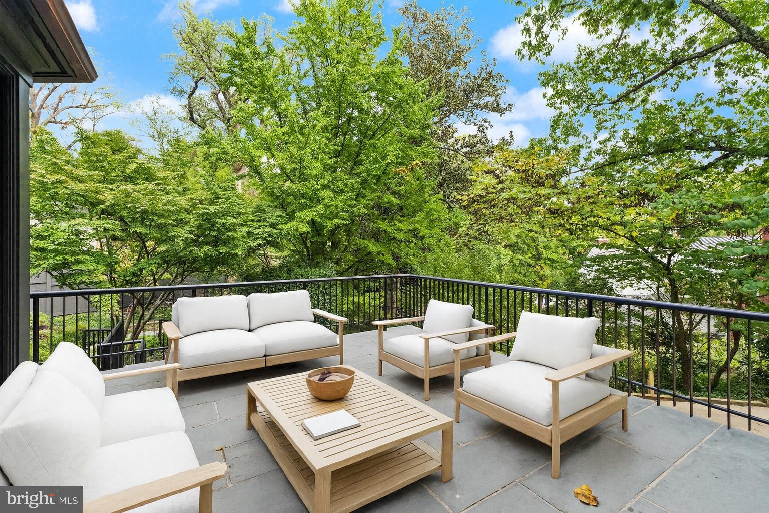 CLEVELAND PARK - Residential