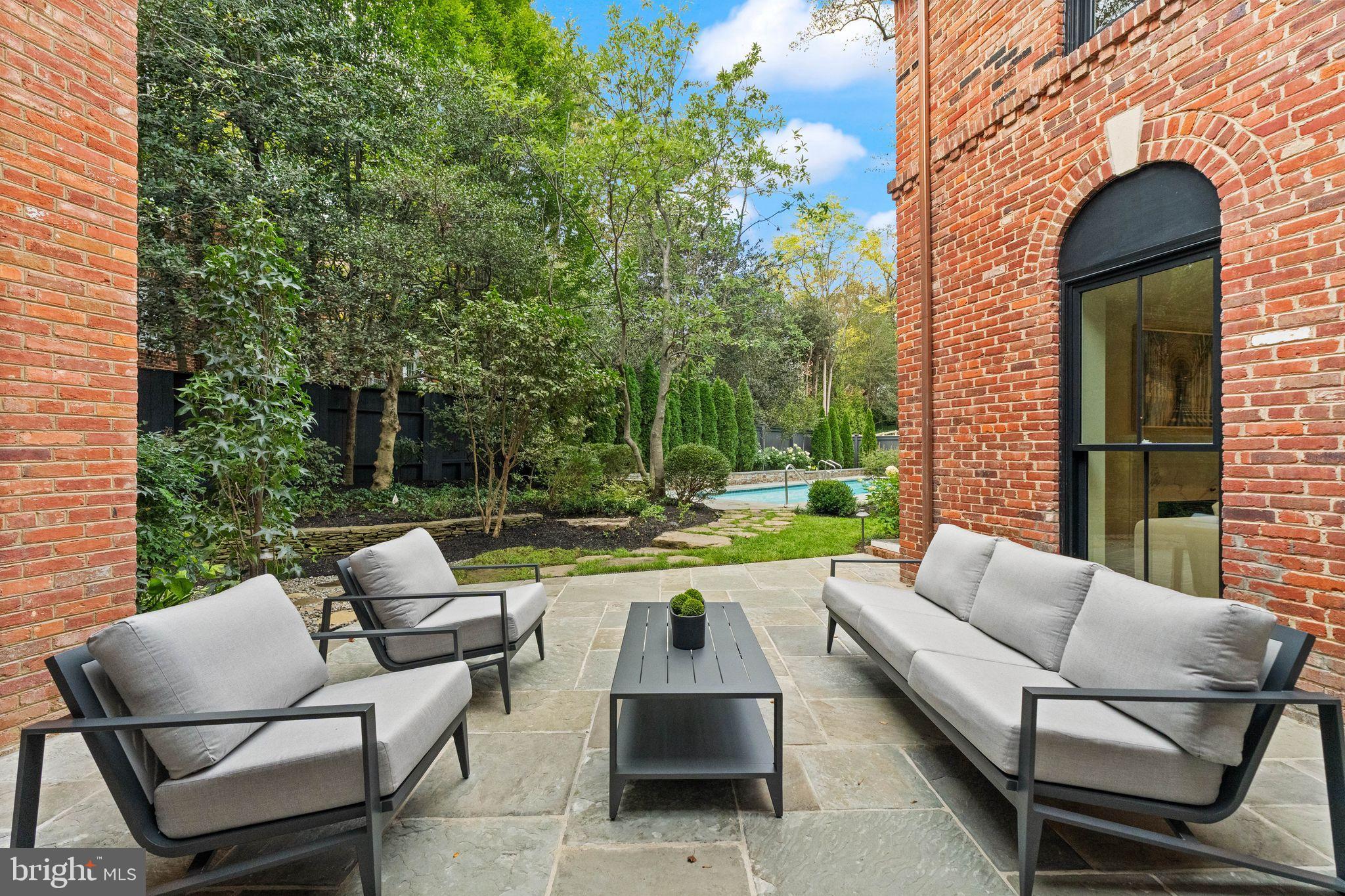 CLEVELAND PARK - Residential