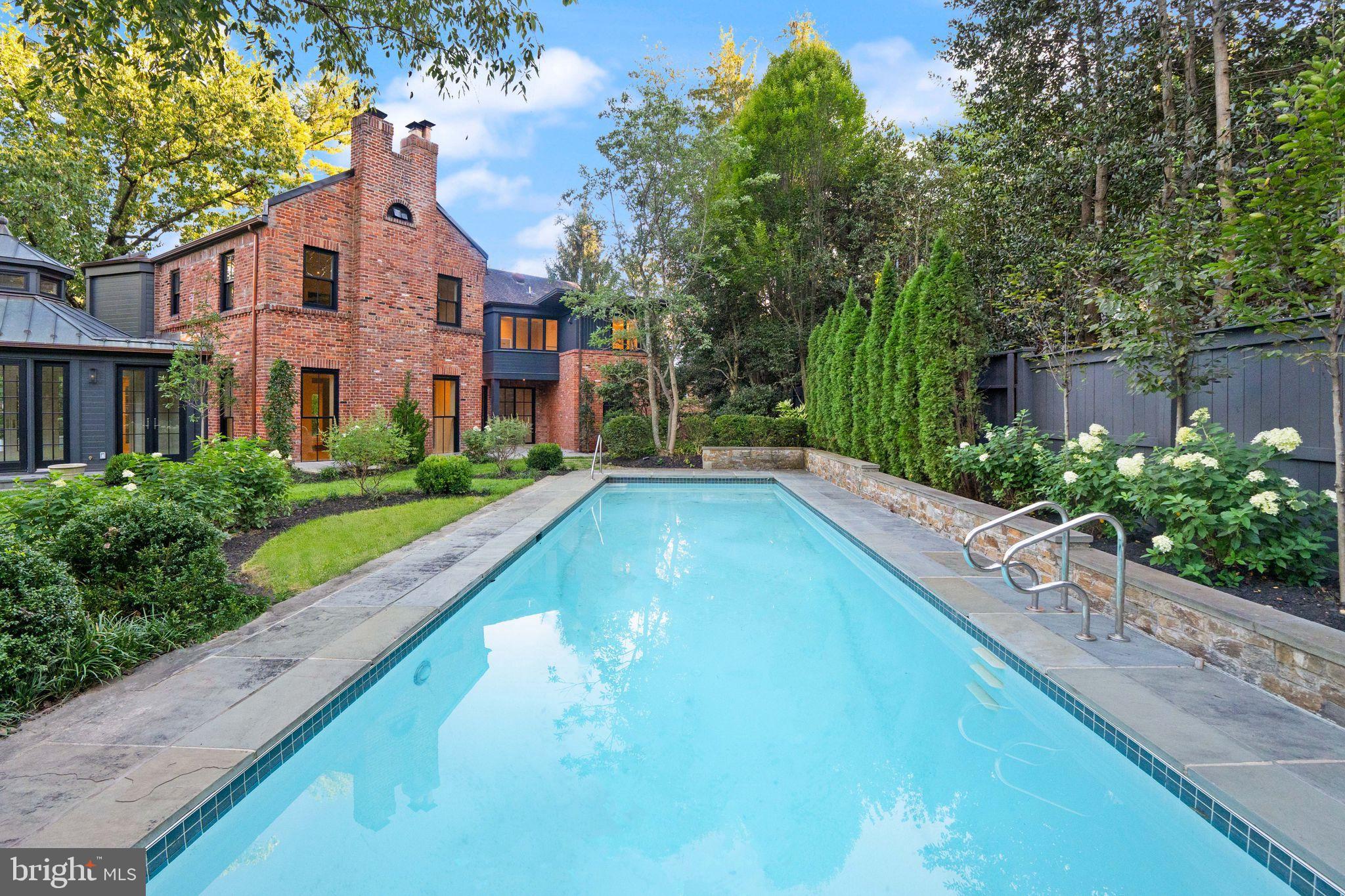 CLEVELAND PARK - Residential