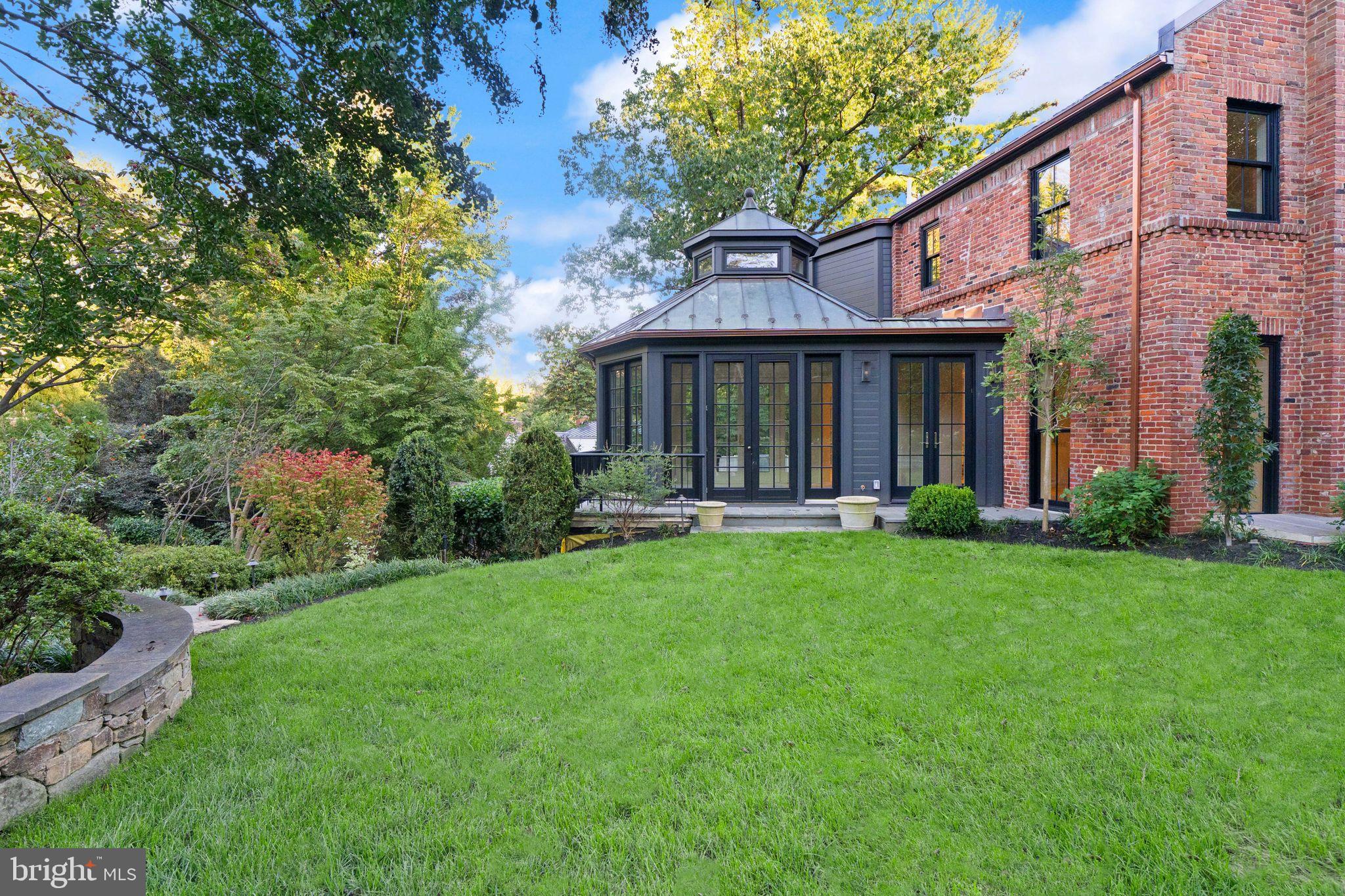 CLEVELAND PARK - Residential