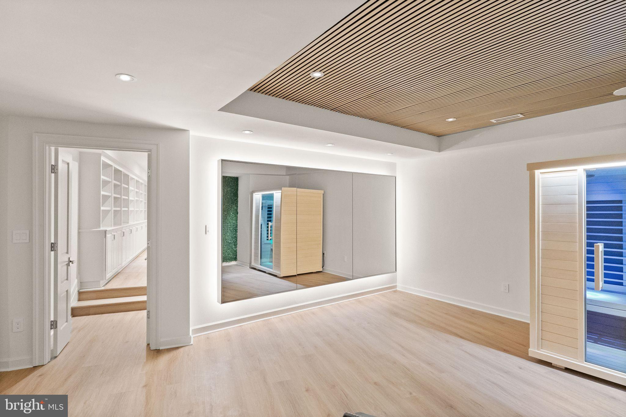 CLEVELAND PARK - Residential