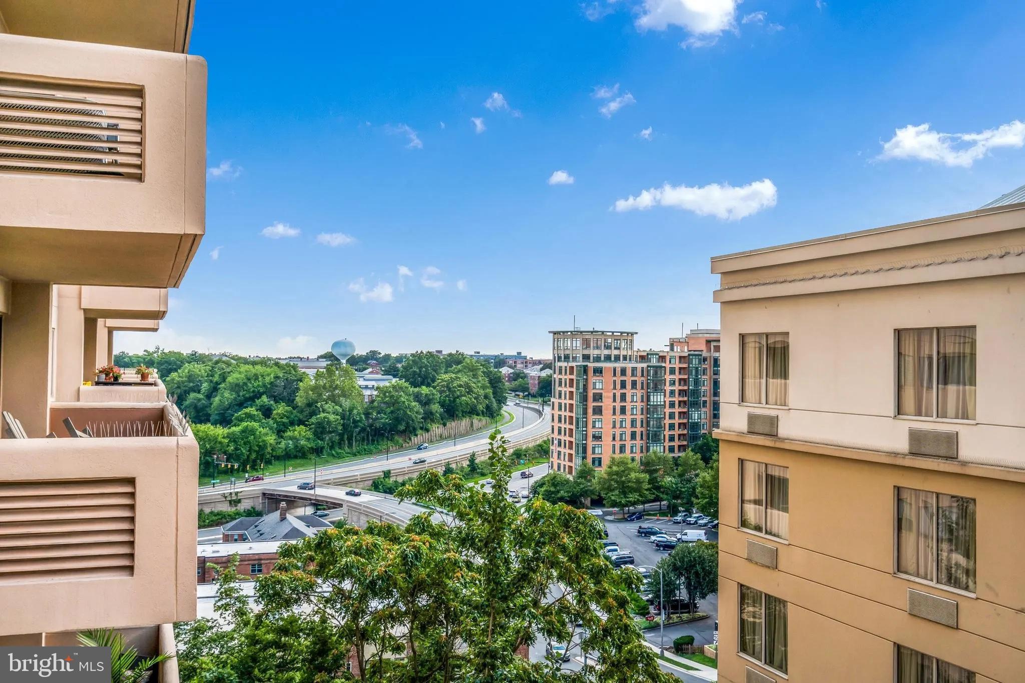 1301 N COURTHOUSE ROAD 1007