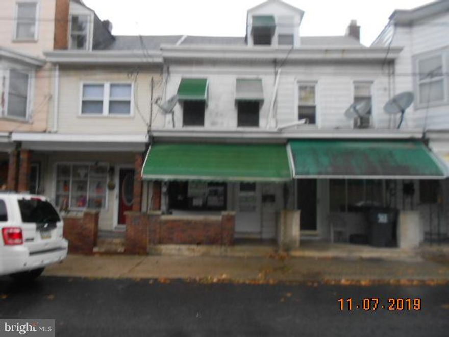 Corporate owned property being sold as-is condition with no sellers disclosure. Seller will not complete any repairs to the property, either lender or buyer requested, sold as-is condition. Property is eligible under The Freddie Mac First Look initiative through 12/10/2019. First time home buyers may submit offers at any time as well as NSP-non-profit. Investor offers will be considered after the 20 day period. Buyer is responsible for all inspections, transfer tax, permits and any and all costs associated with them. POF or pre-qual needed at time of offer. Very open and spacious living room and eat-in kitchen on the main level. Upper level offers adequately sized bedrooms and a full bath.