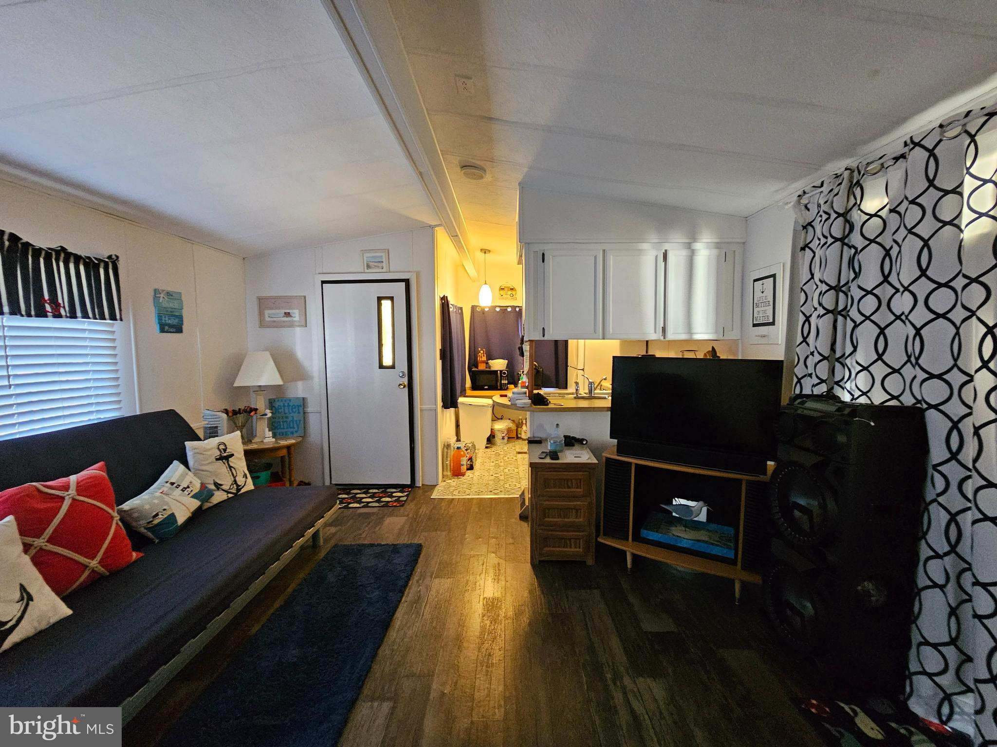 33,34 HIAWATHA DRIVE GLEN 6