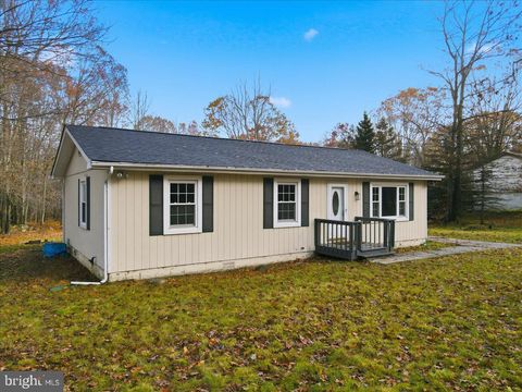 395 SULLIVAN TRAIL LONG POND PA 18334