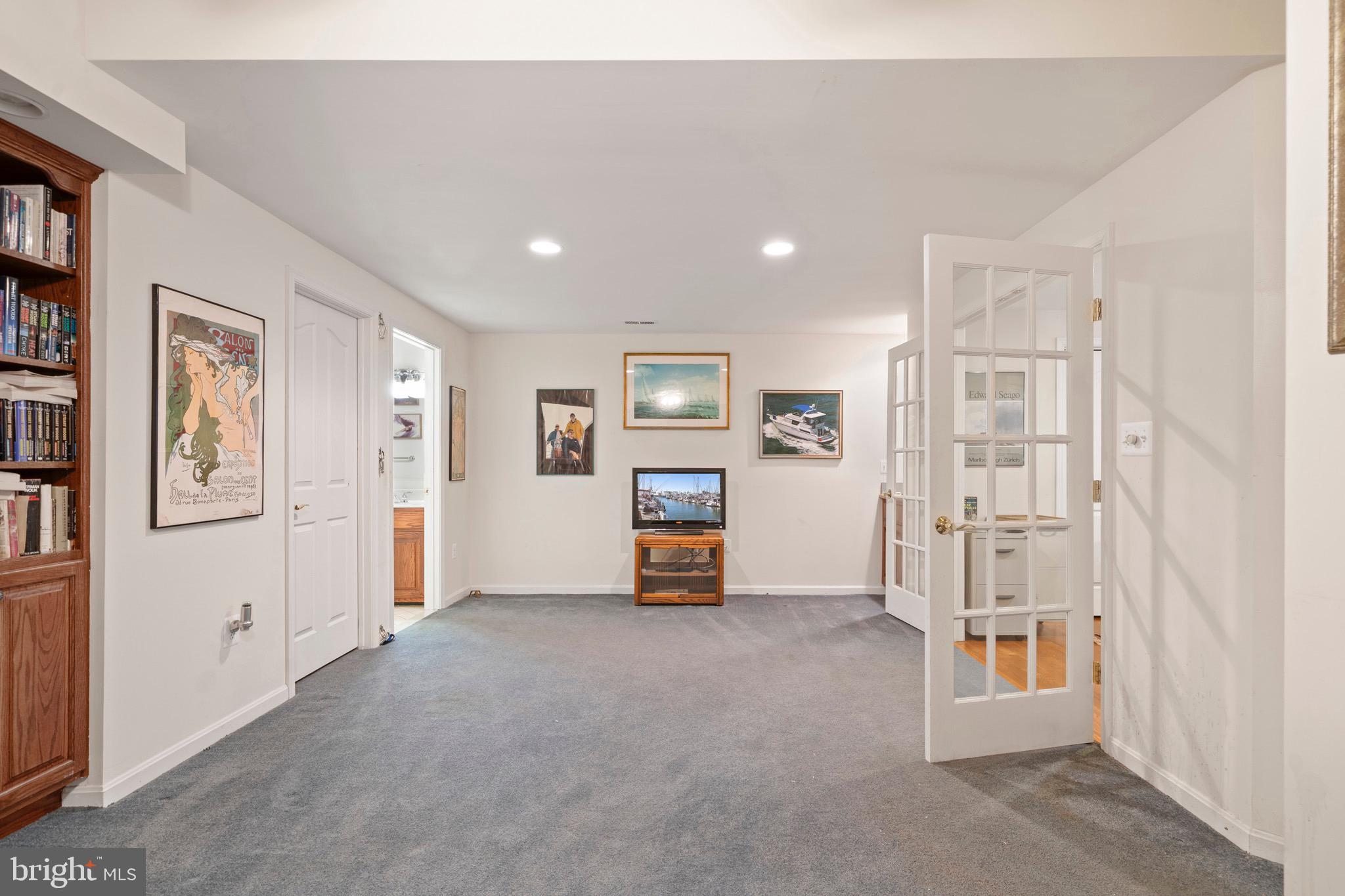 LOCUST GROVE ESTATES - Residential