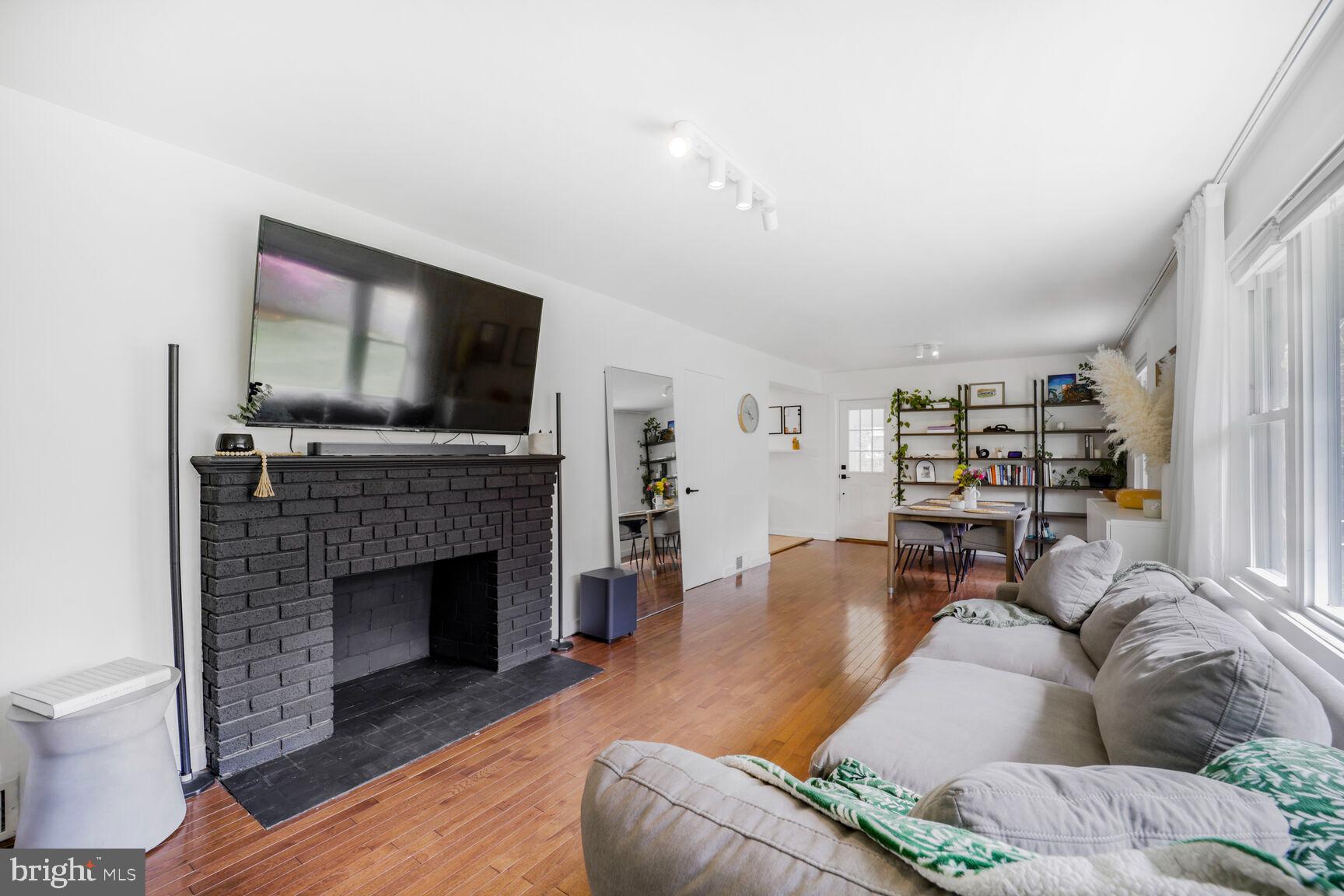 YORKSHIRE VILLAGE-ADDN - Residential