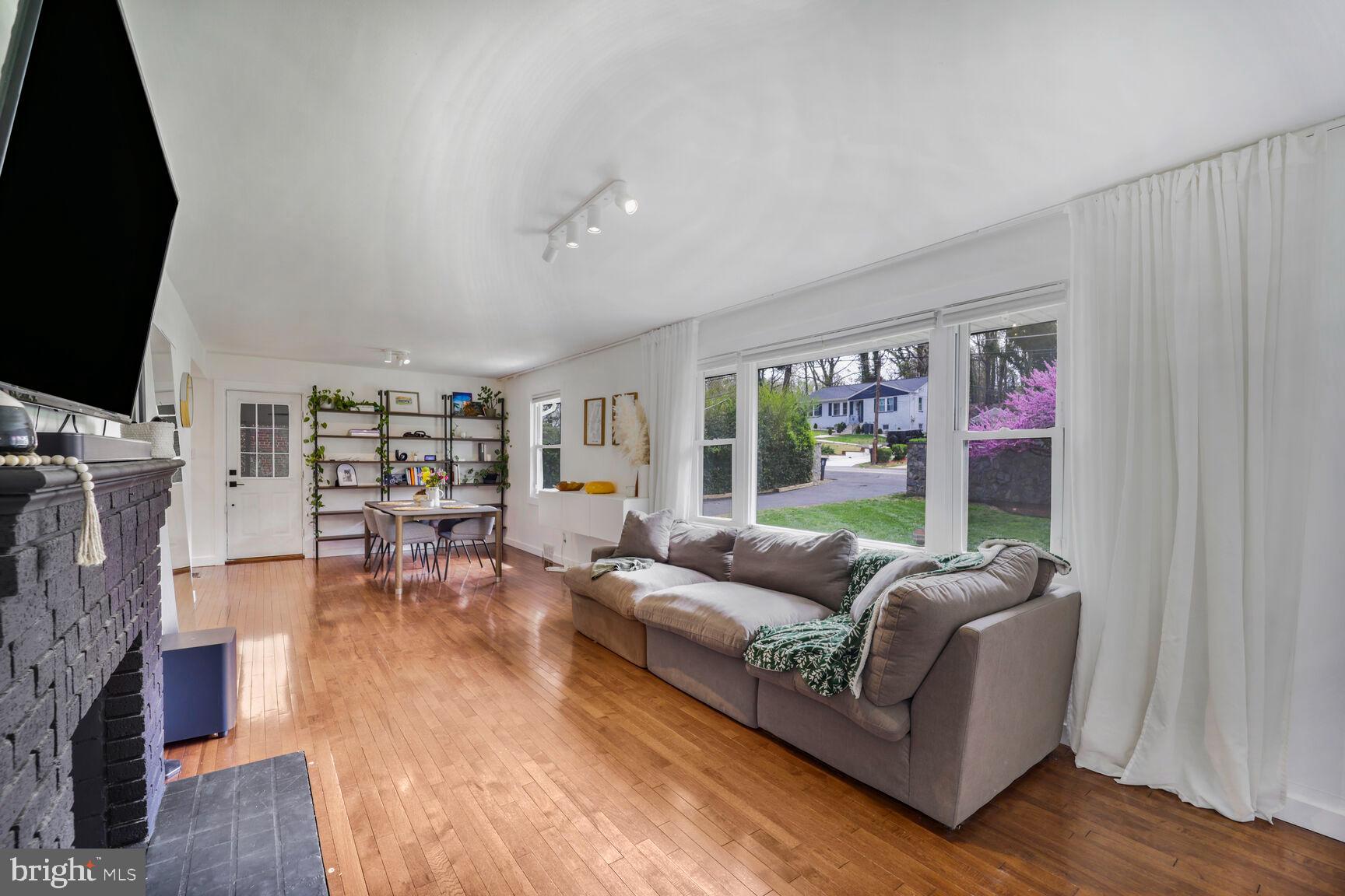 YORKSHIRE VILLAGE-ADDN - Residential