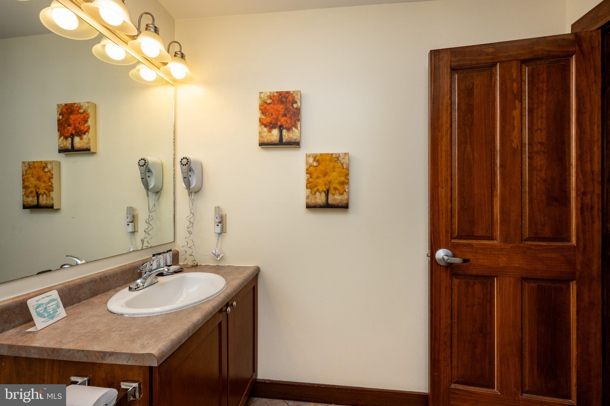 SILVER TREE SUITES - Residential