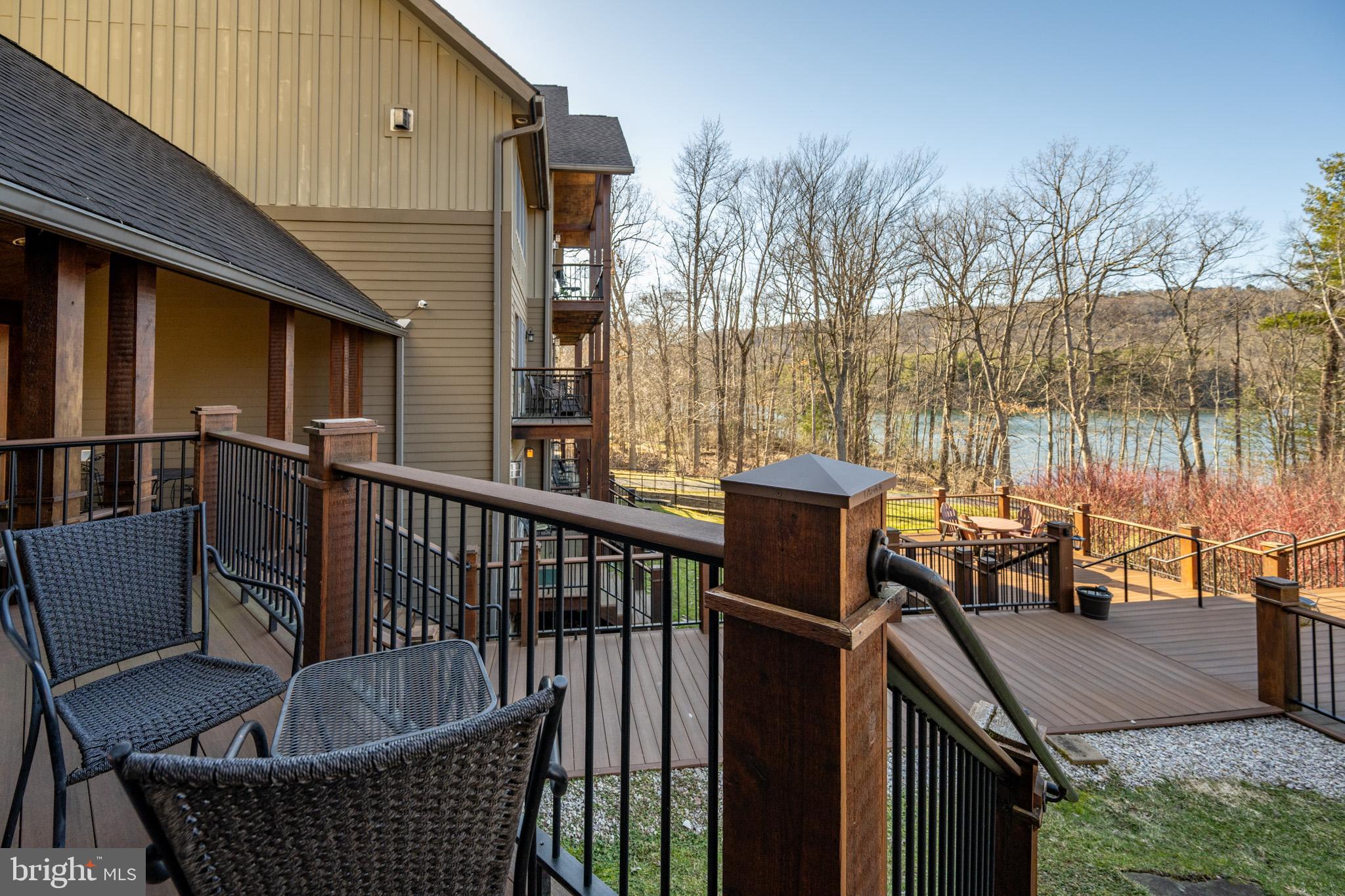 SILVER TREE SUITES - Residential