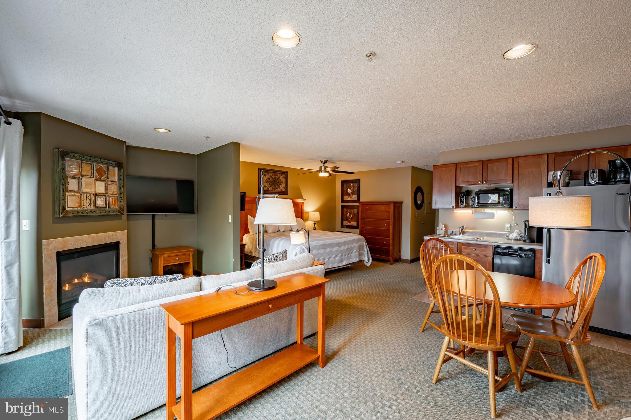 SILVER TREE SUITES - Residential