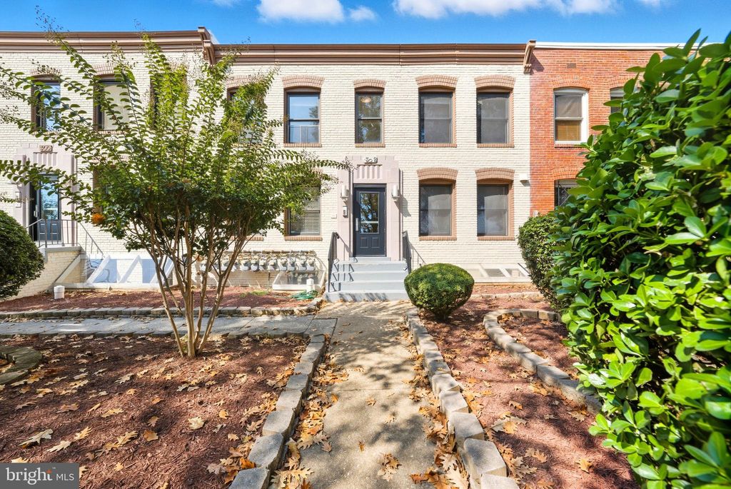 Photo of 302 Oklahoma Avenue NE #101, WASHINGTON, DC 20002 (MLS # DCDC2224404)