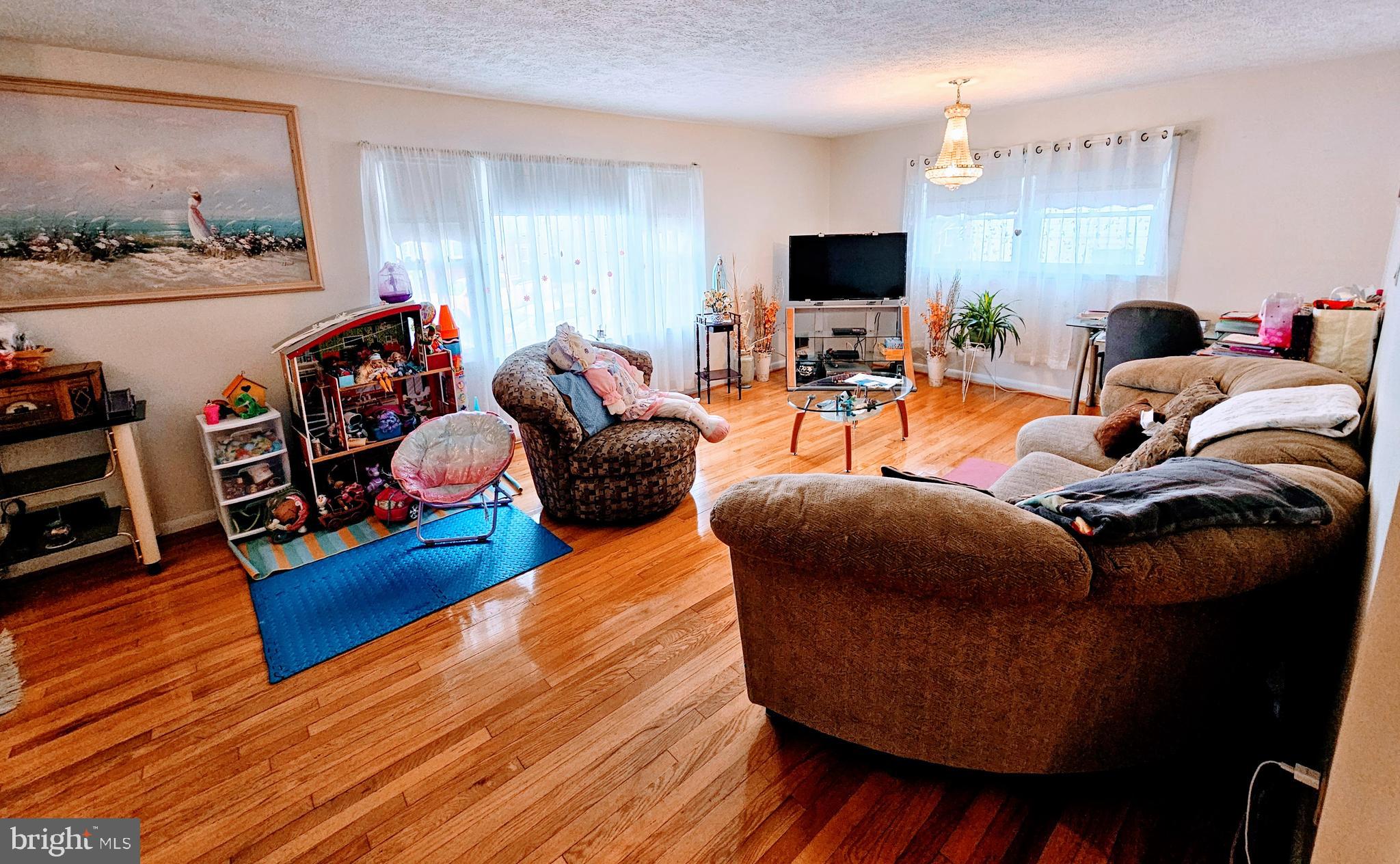 LAUREL - Residential