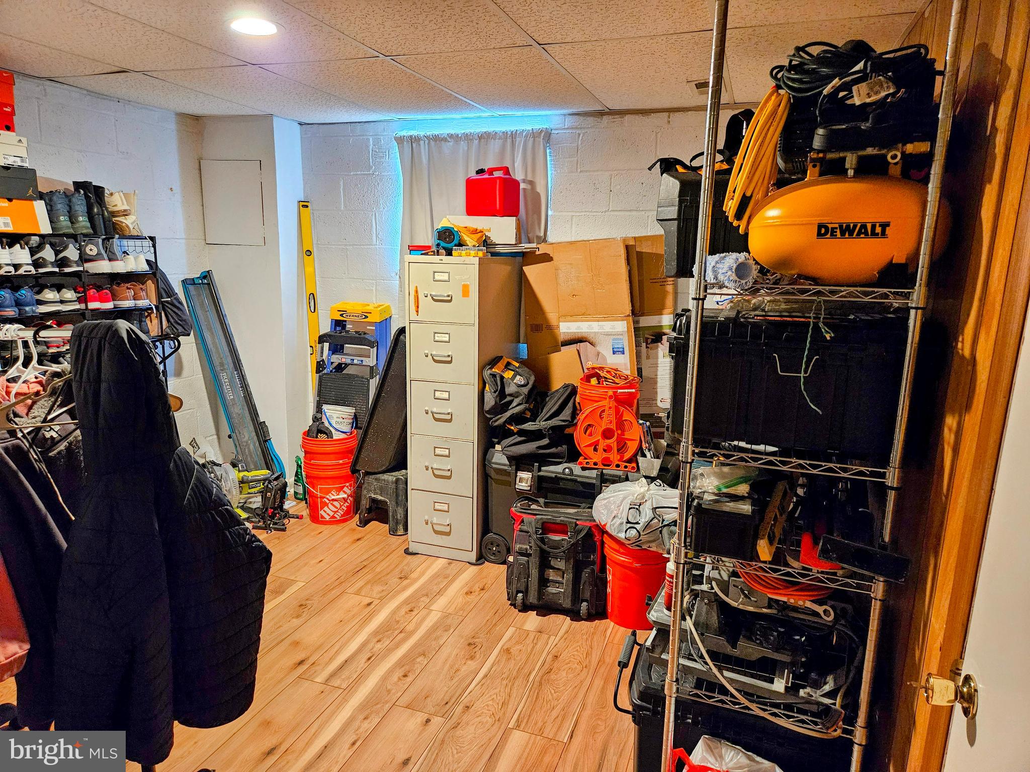 LAUREL - Residential