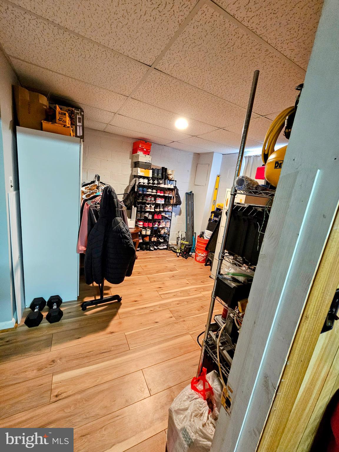 LAUREL - Residential