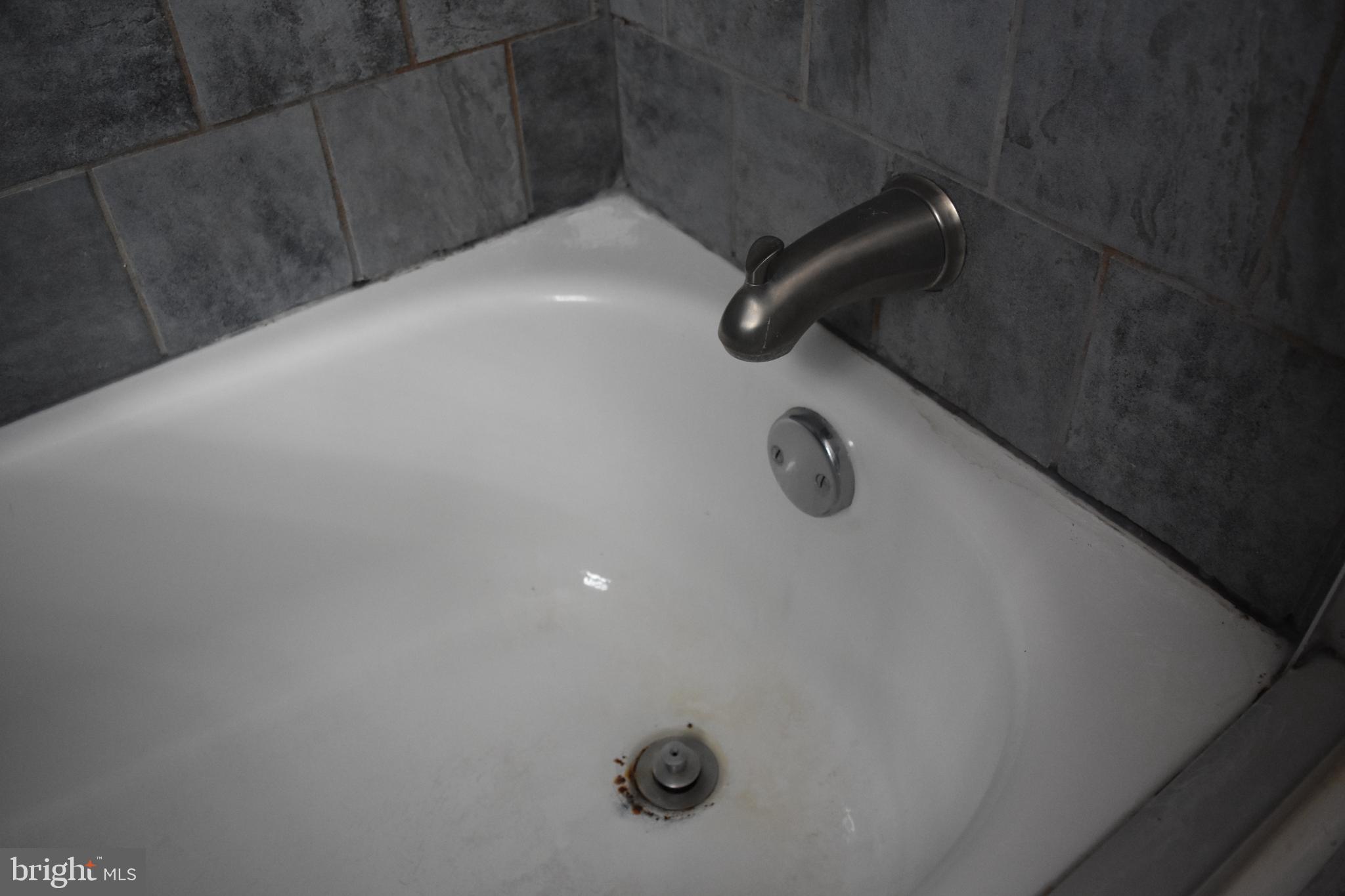 FAIRLINGTON VILLAGE - Residential Lease