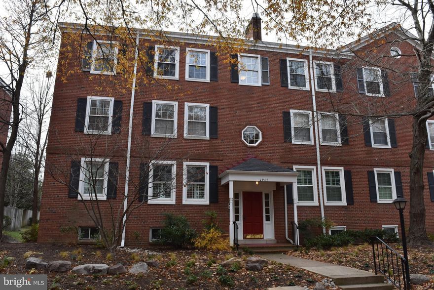 So cozy and the location is perfect! One bedroom one bath but feels much bigger. Located near everything Northern Virginia. Great for just starting out or downsizing. Must apply on-line. Check documents section for the lead based paint disclosure and link to apply. Please do schedule appointment. Thank you for showing! Extra HVAC maintenance fee of $20 added to rent each month.