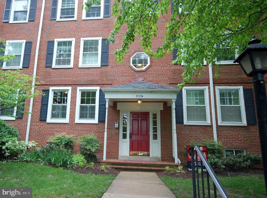 FAIRLINGTON VILLAGE - Residential Lease