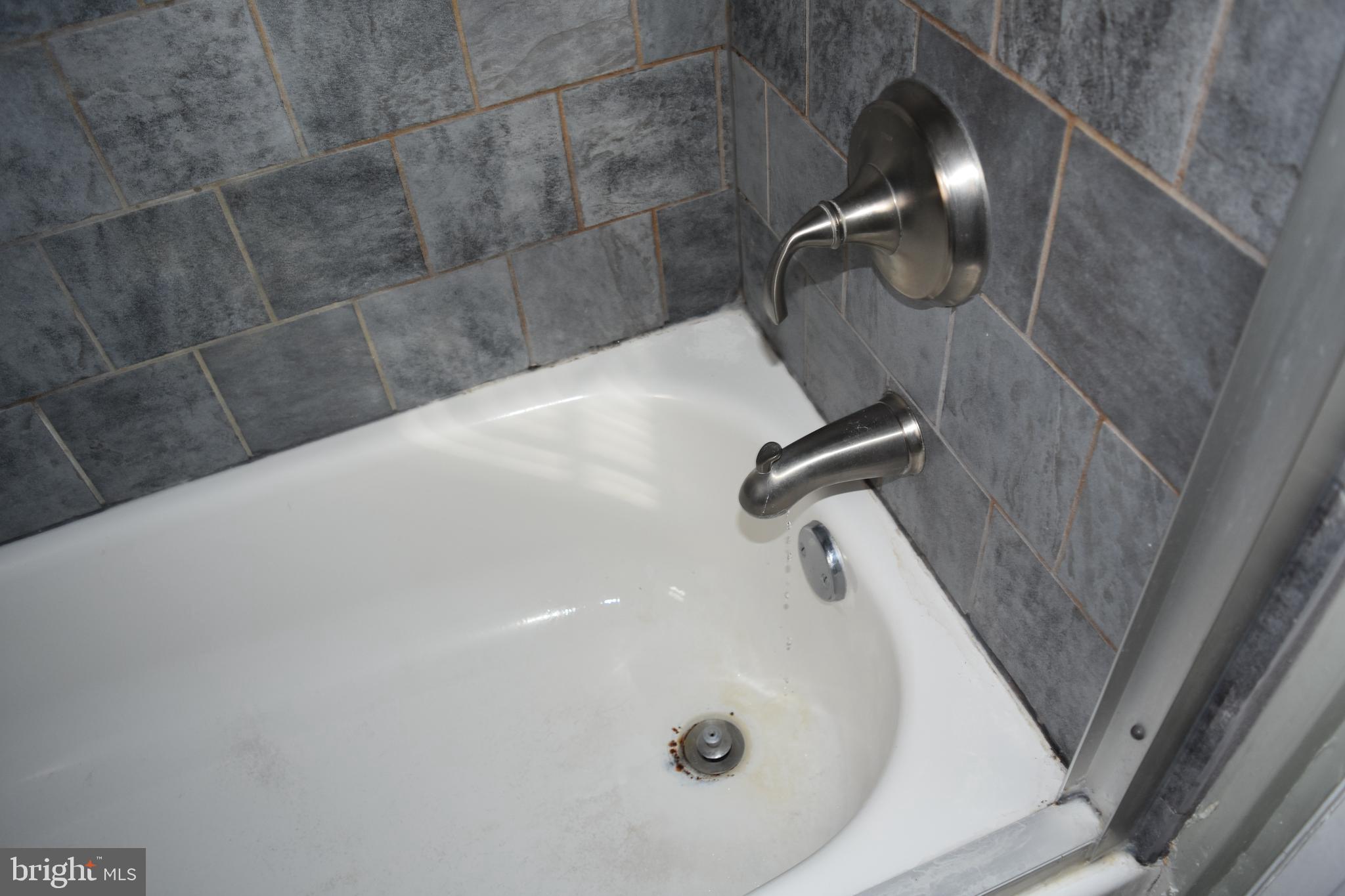 FAIRLINGTON VILLAGE - Residential Lease