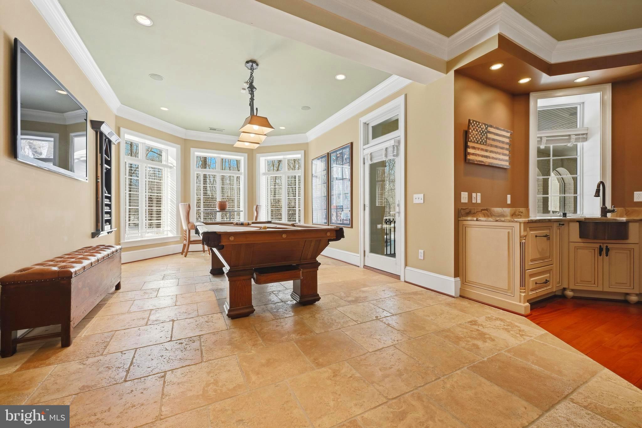 SOUTH RIVER COLONY - Residential