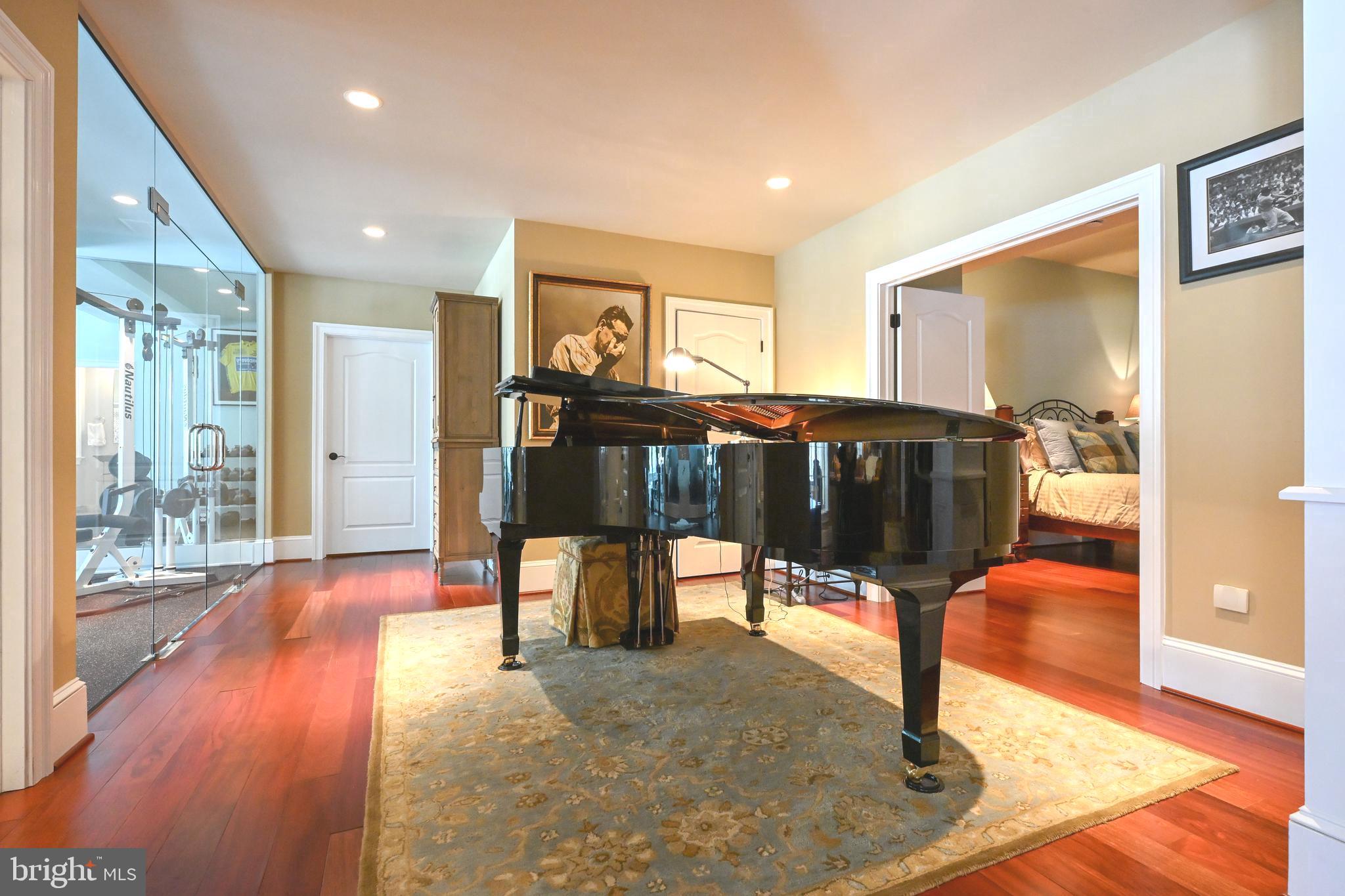 SOUTH RIVER COLONY - Residential