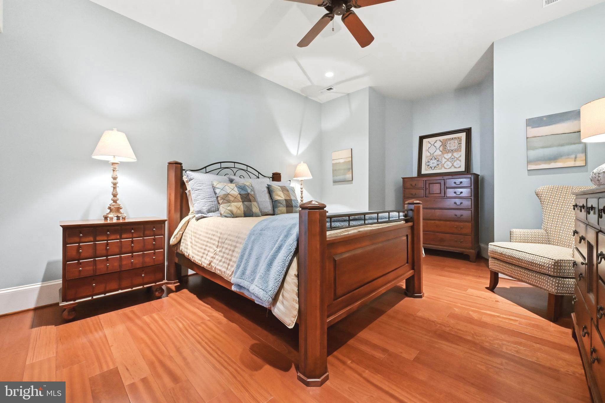 SOUTH RIVER COLONY - Residential