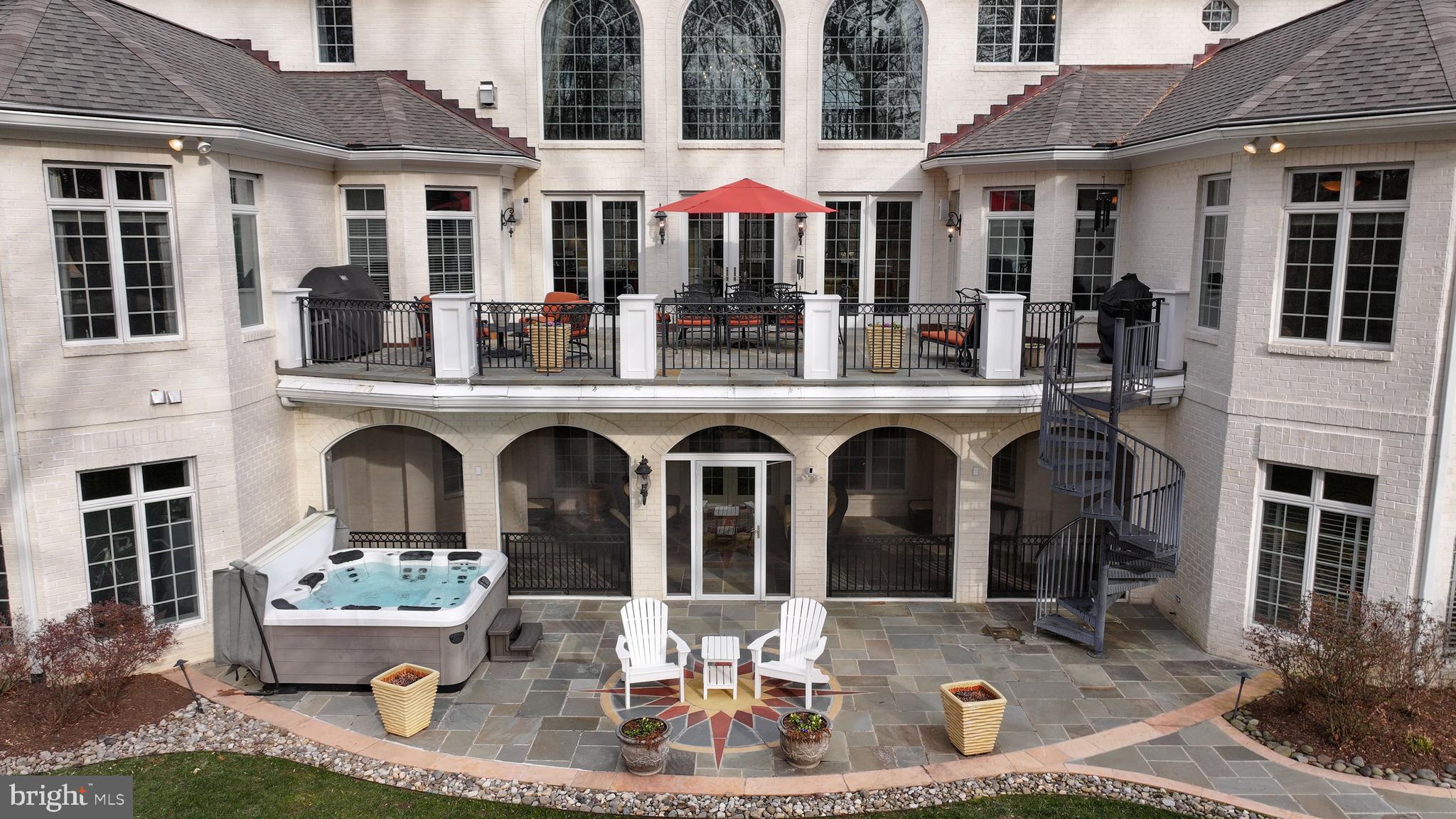 SOUTH RIVER COLONY - Residential