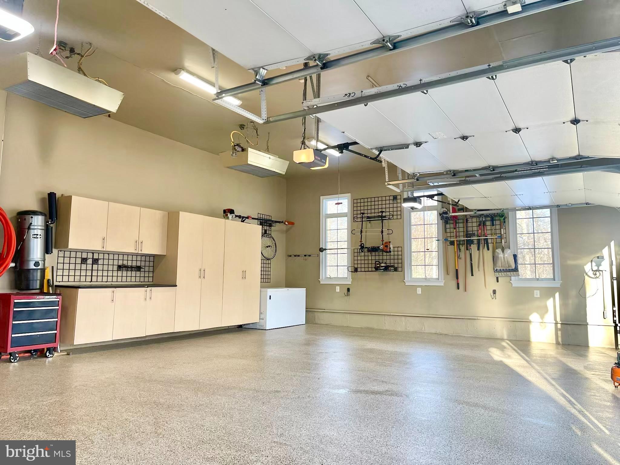 SOUTH RIVER COLONY - Residential