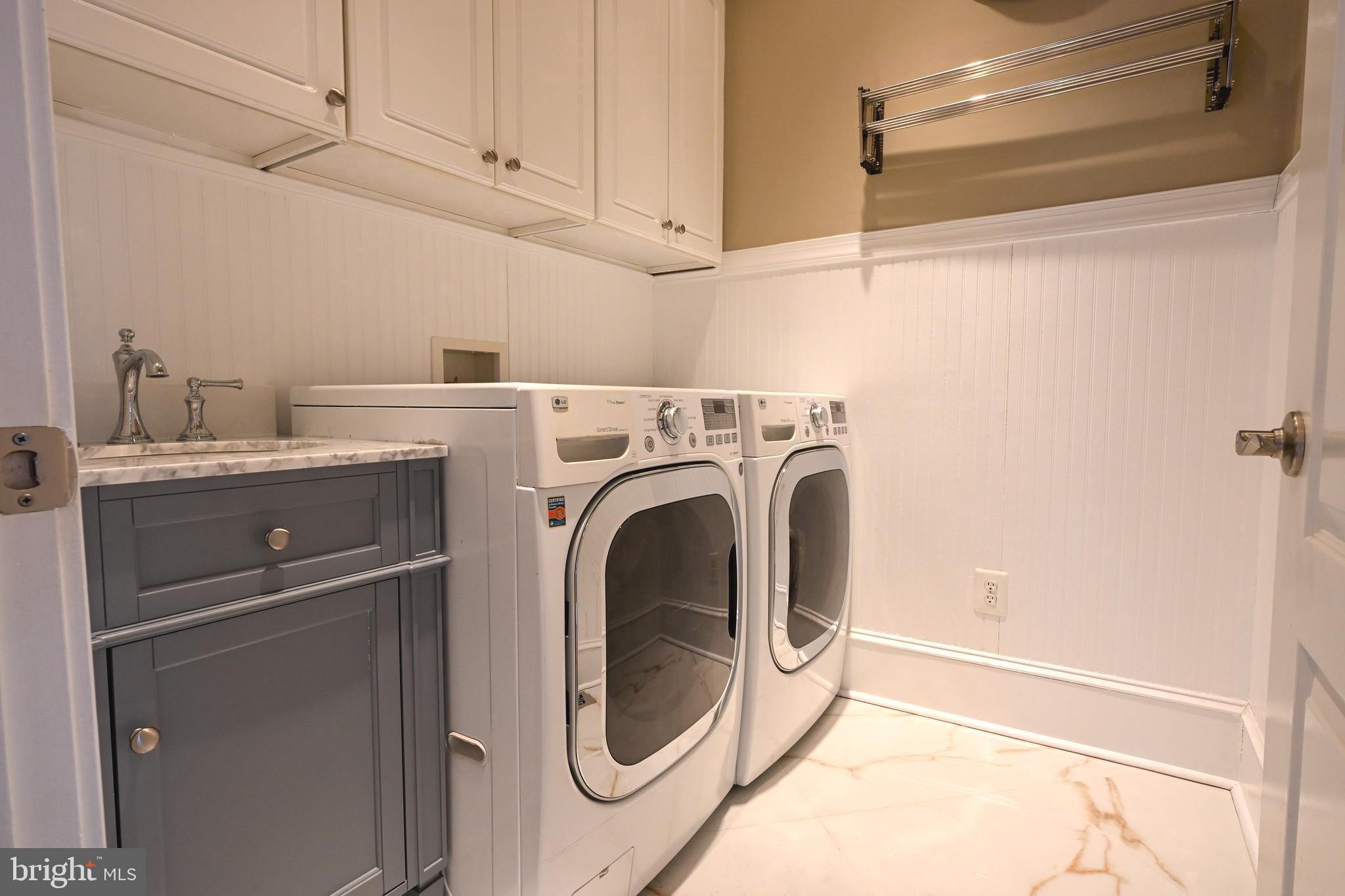 SOUTH RIVER COLONY - Residential