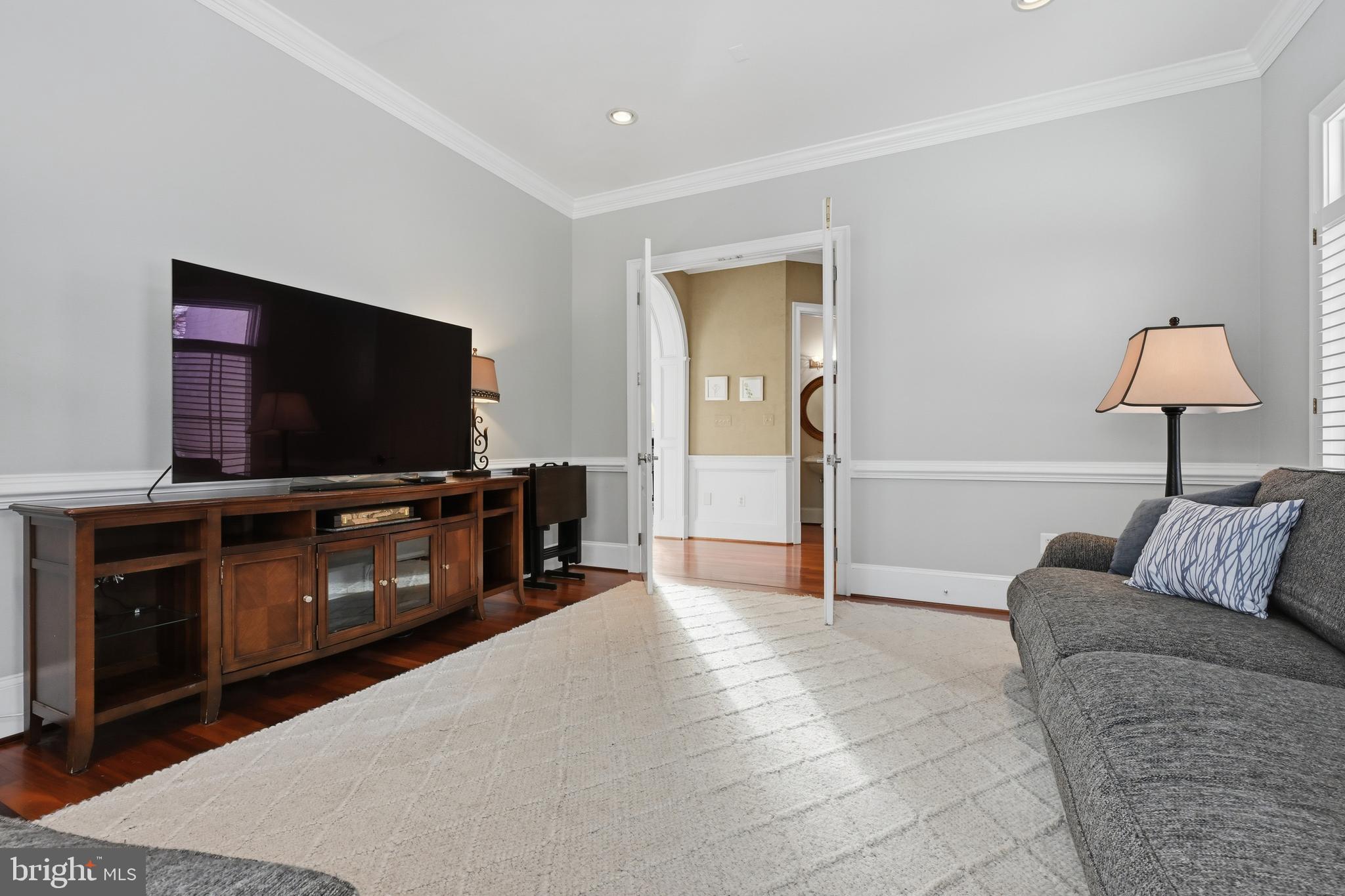 SOUTH RIVER COLONY - Residential