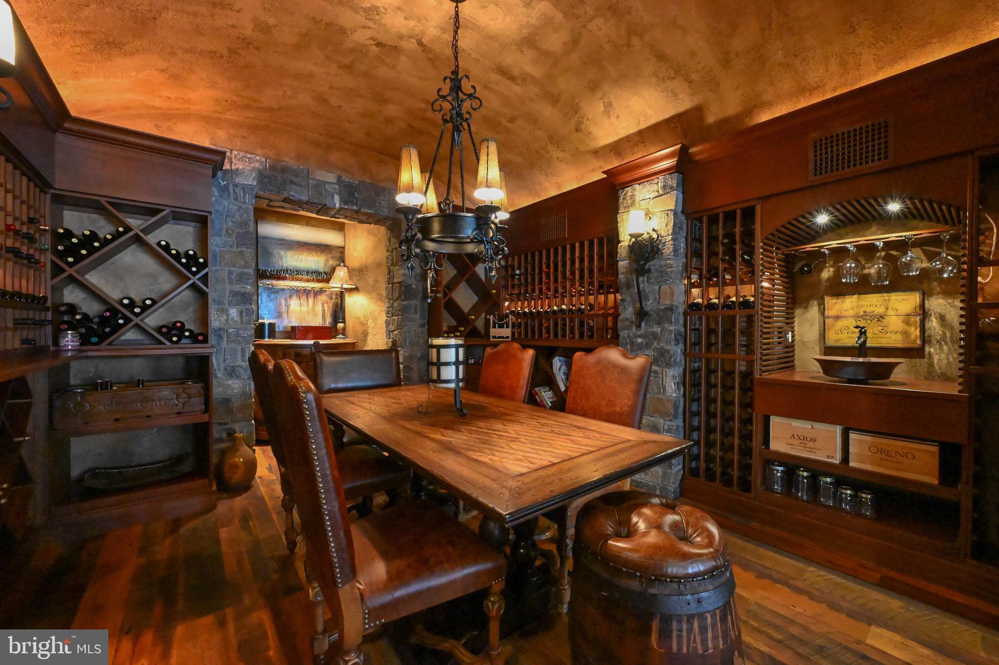 SOUTH RIVER COLONY - Residential