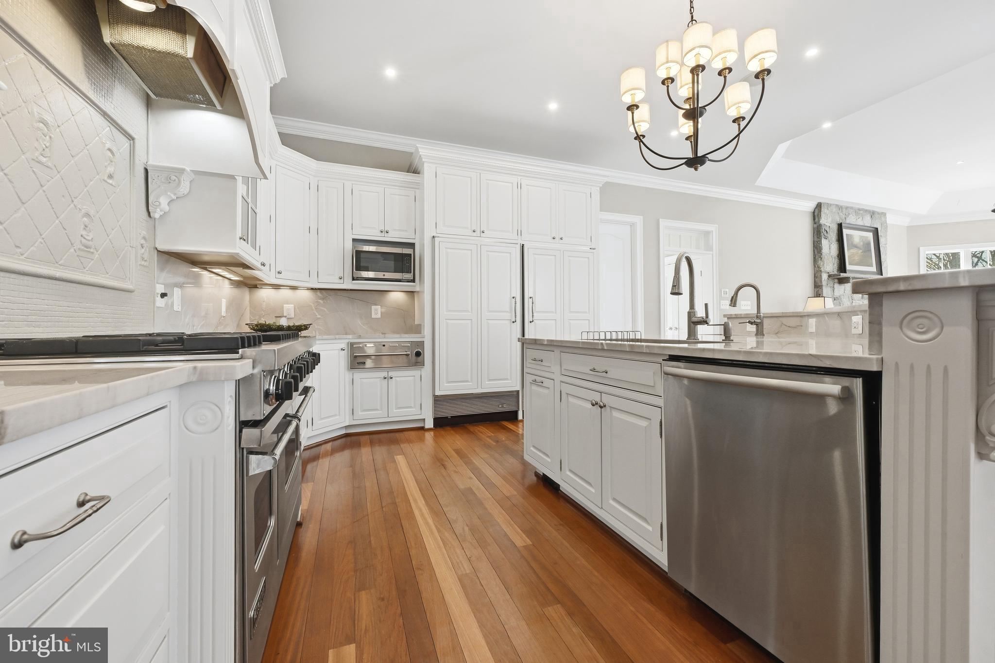 SOUTH RIVER COLONY - Residential