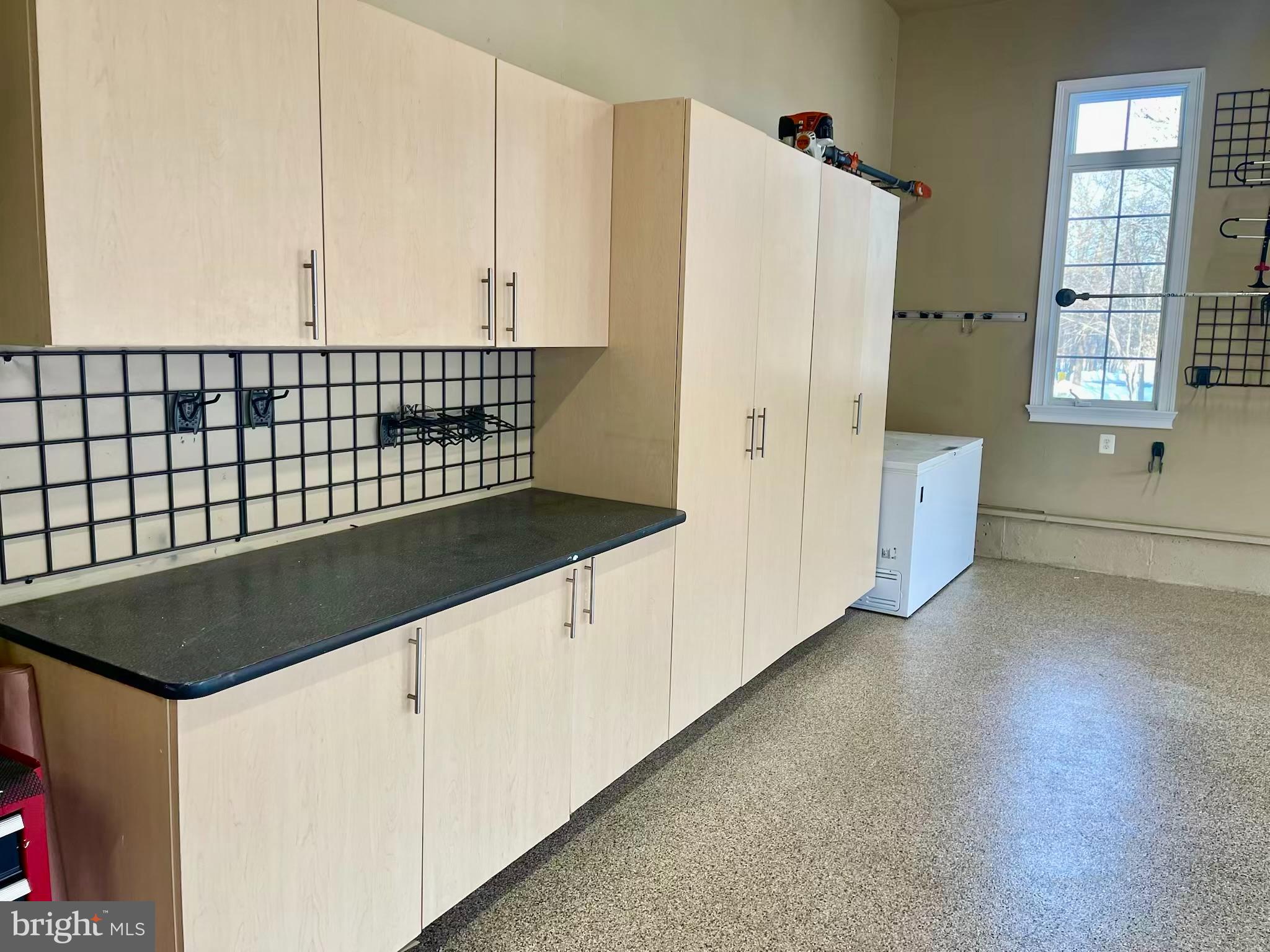 SOUTH RIVER COLONY - Residential