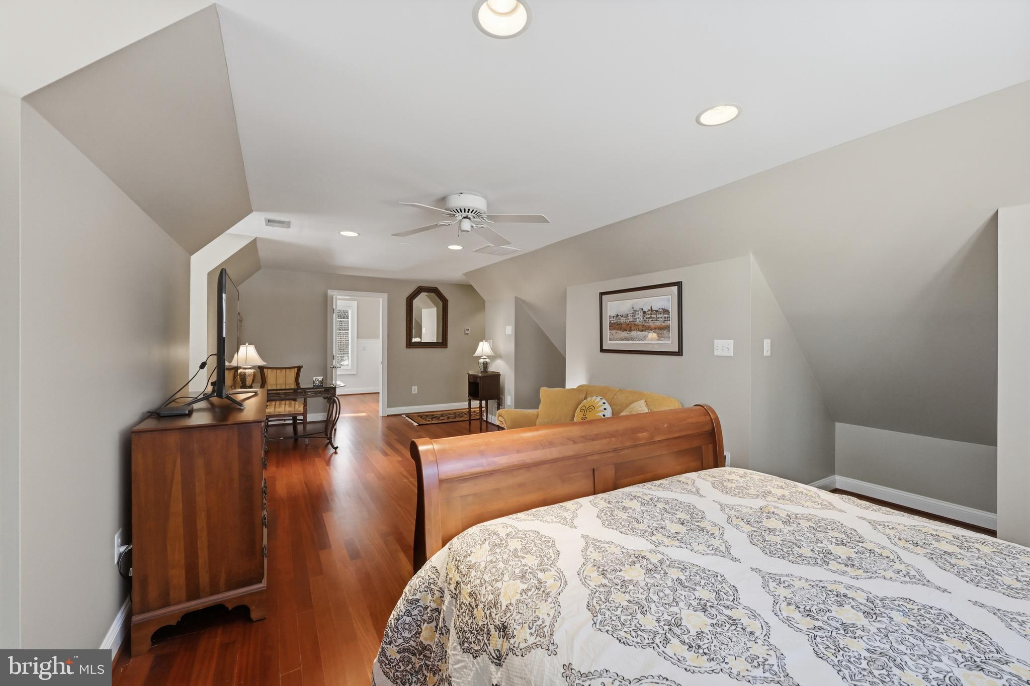 SOUTH RIVER COLONY - Residential