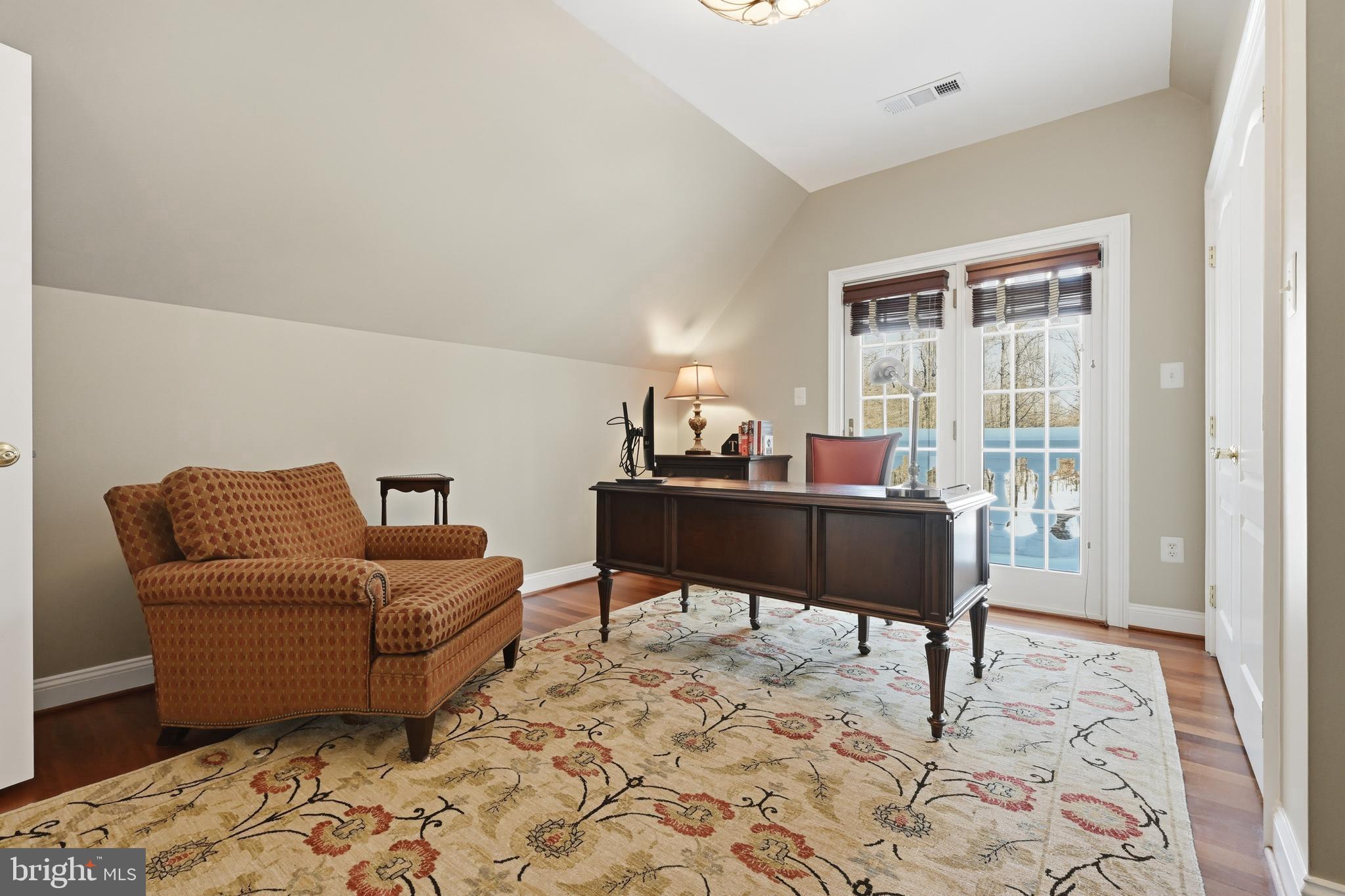 SOUTH RIVER COLONY - Residential