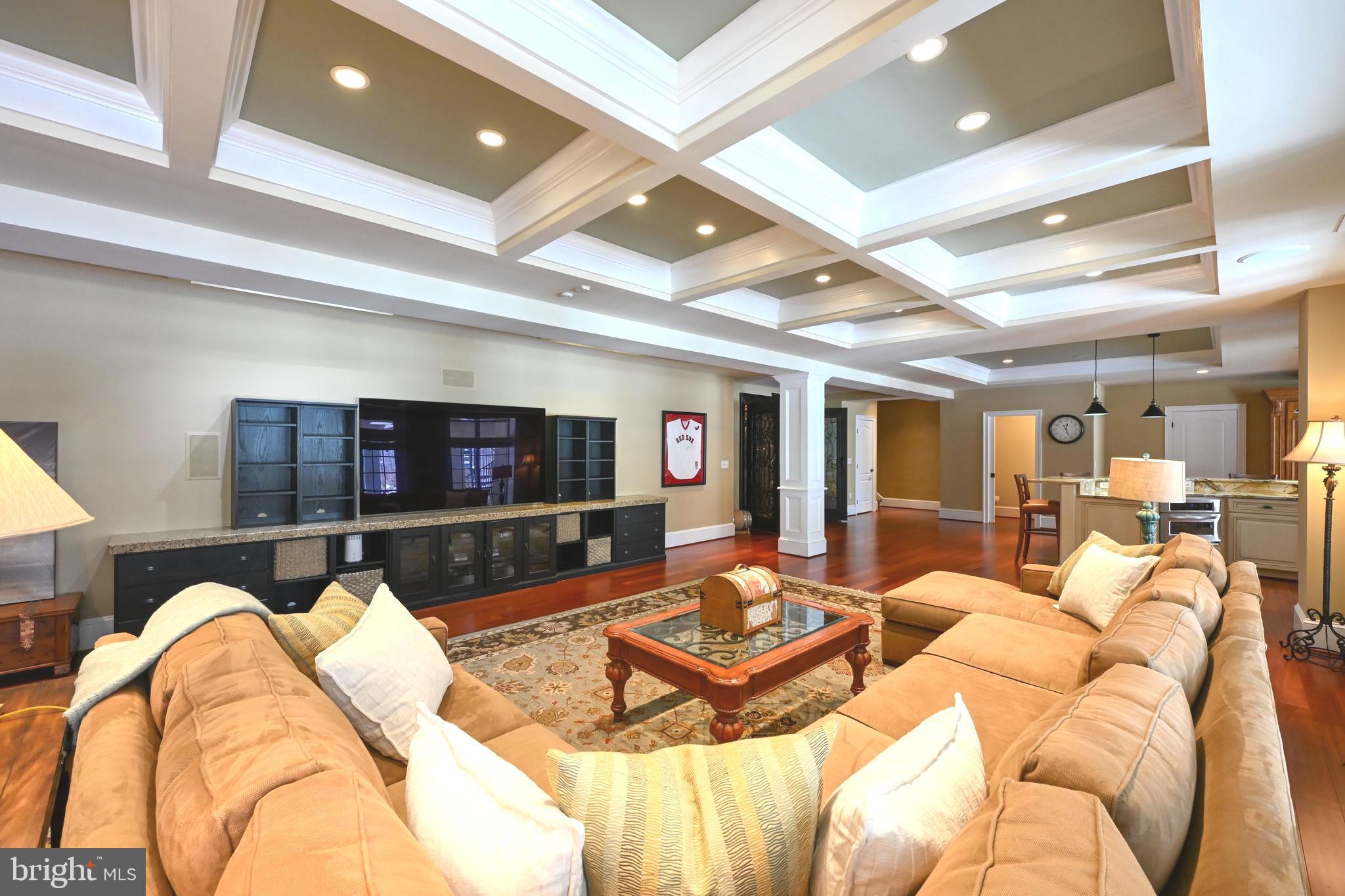 SOUTH RIVER COLONY - Residential